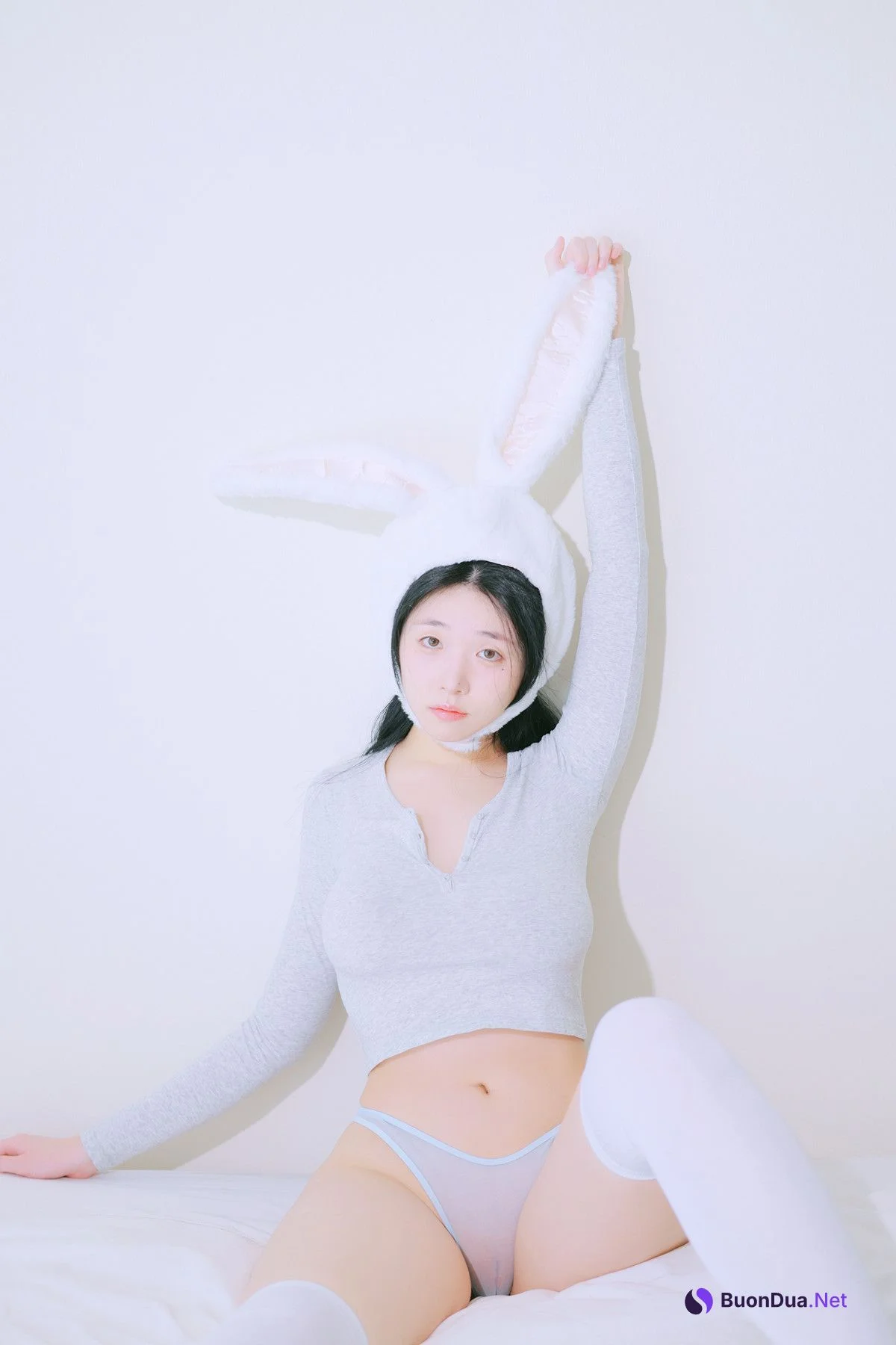 Yeon Woo 연우, Photobook ‘Terrace’ Set.05 - Photo 3