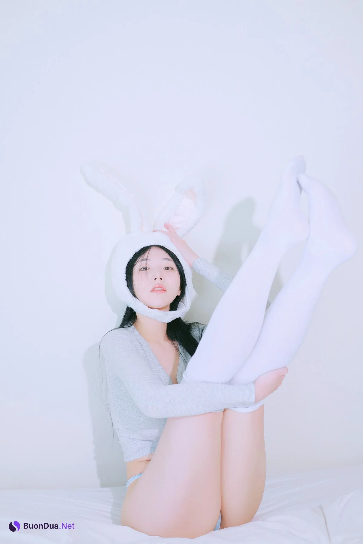 Yeon Woo 연우, Photobook ‘Terrace’ Set.05 - Photo 9