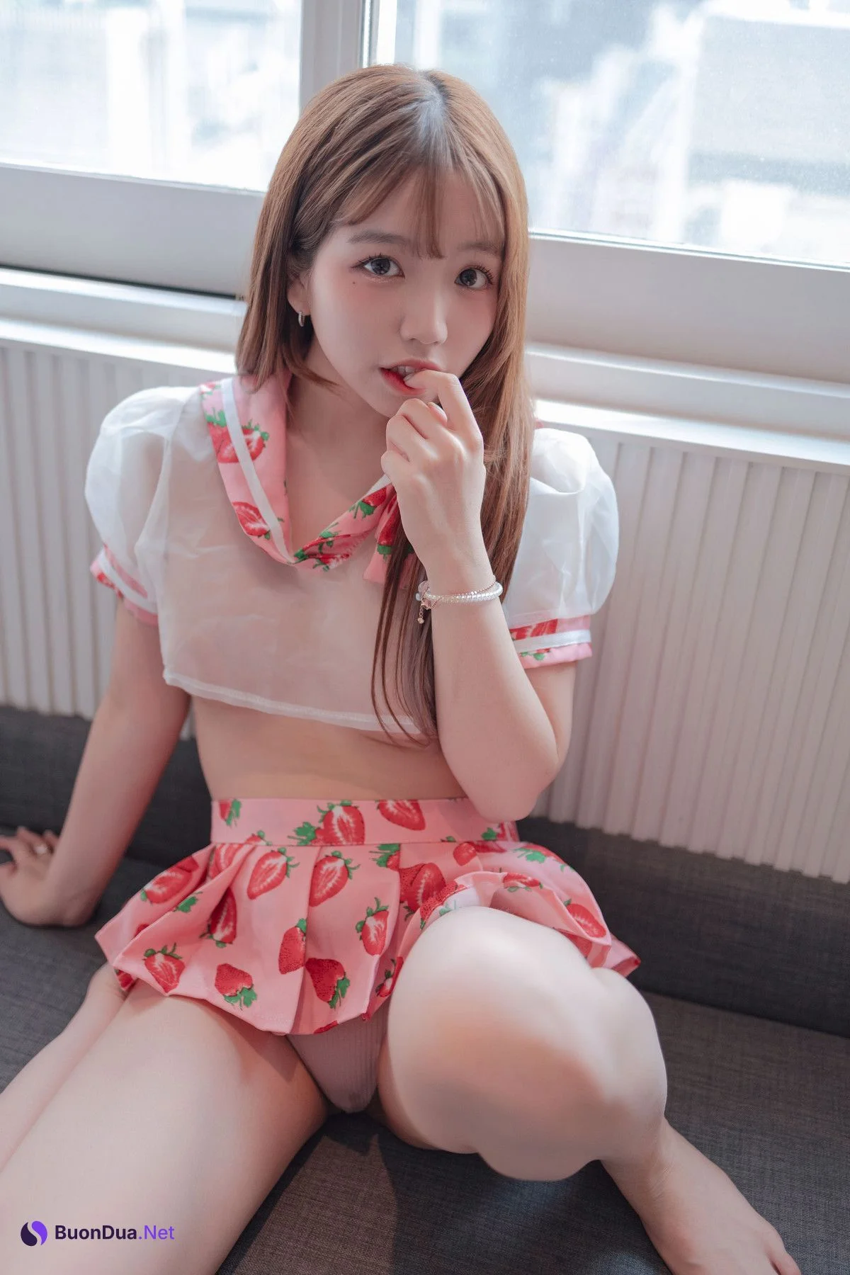 Yoonvely 윤블리, Photobook “Strawberry Lingerie” Set.02 - Photo 16