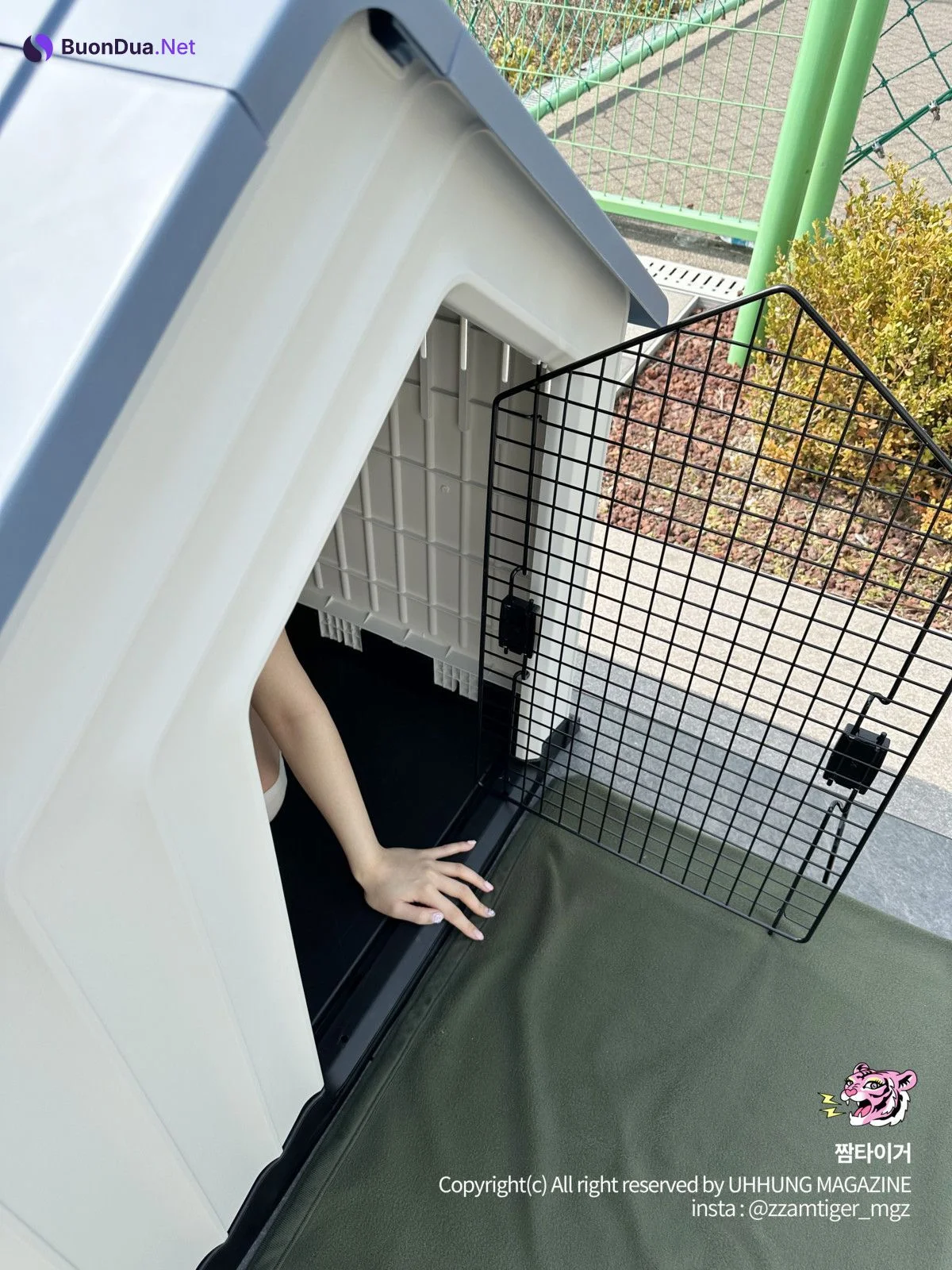 Yoonvely 윤블리, UHHUNG Magazine Vol.04 “Milltary” Set.01 - Photo 15
