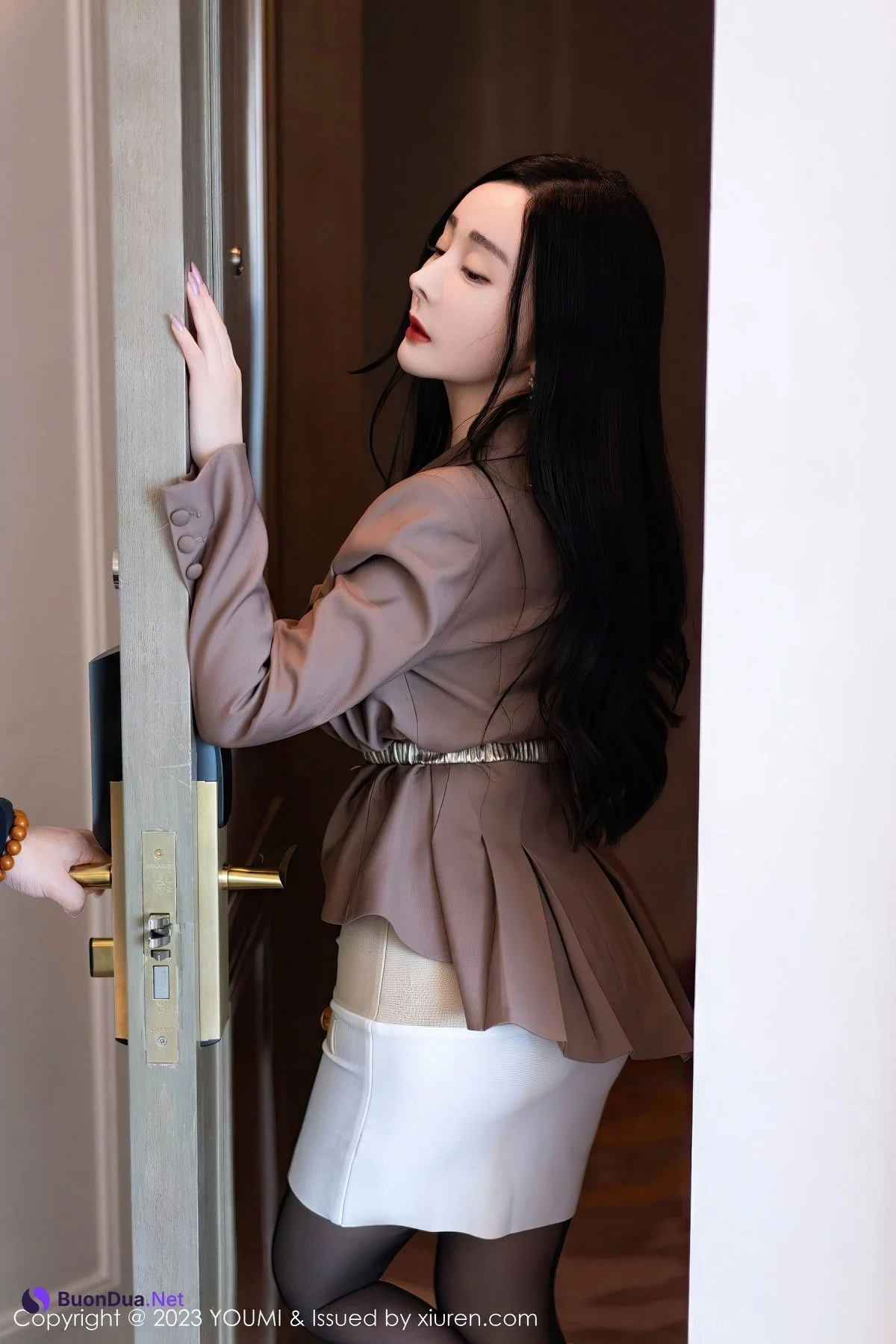 [Youmi尤蜜荟] Vol.950 YunEr允爾 - 写真 3