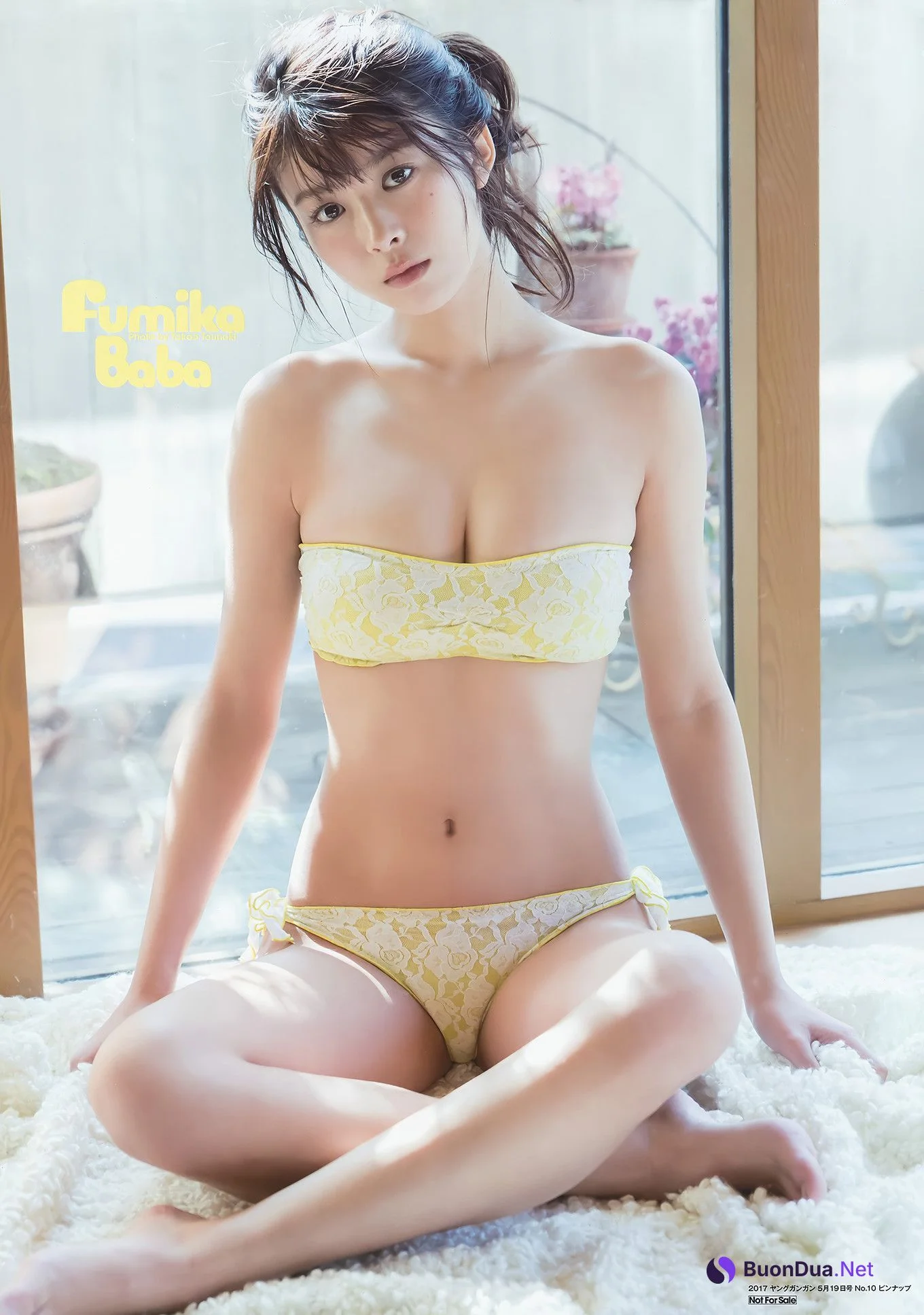 馬場ふみか・黒木ひかり, Young Gangan 2017 No.10 (ヤングガンガン 2017年10号) - Photo 2