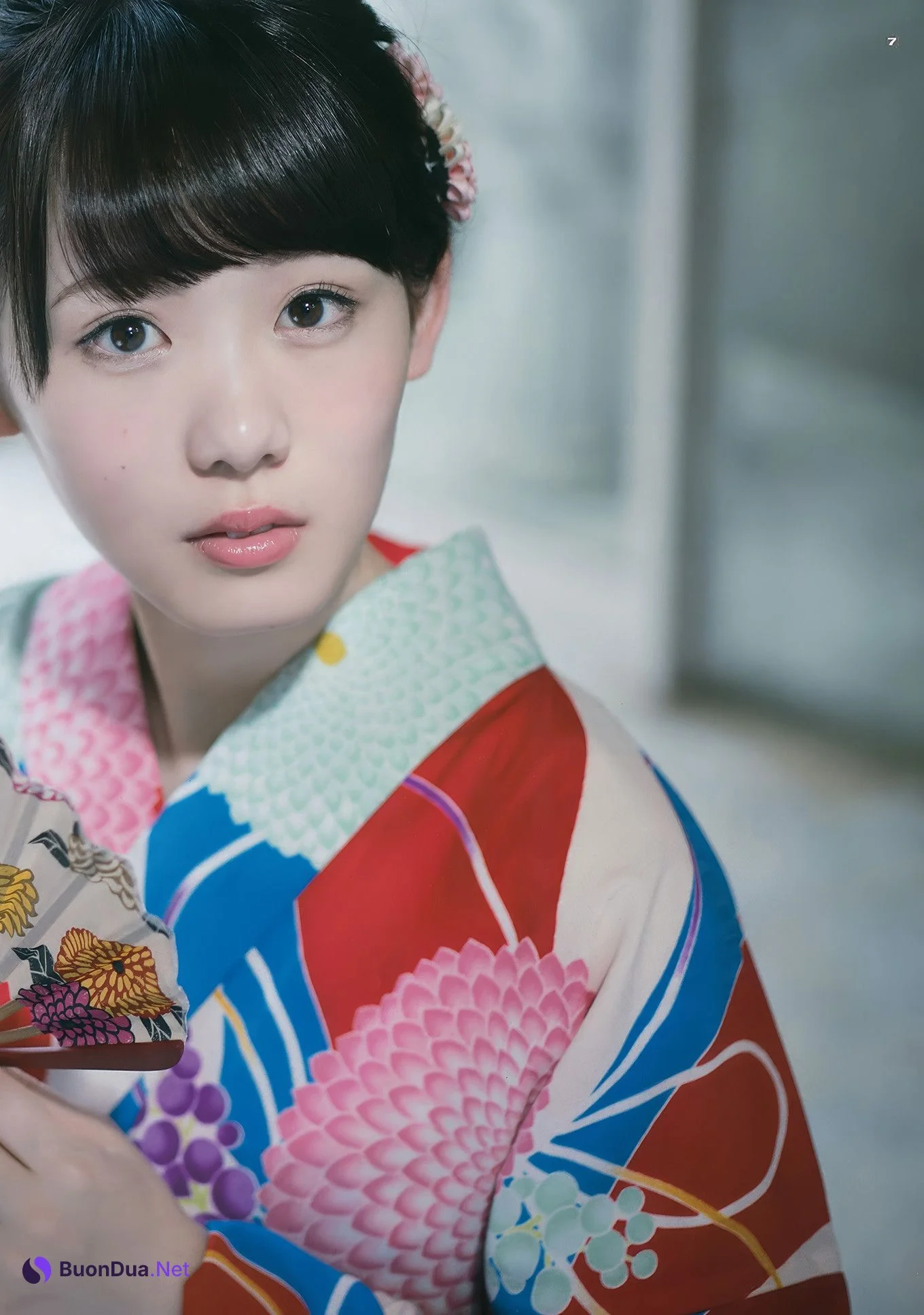 小池美波・石森虹花・上村莉菜, Young Gangan 2017 No.15 (ヤングガンガン 2017年15号) - Photo 8