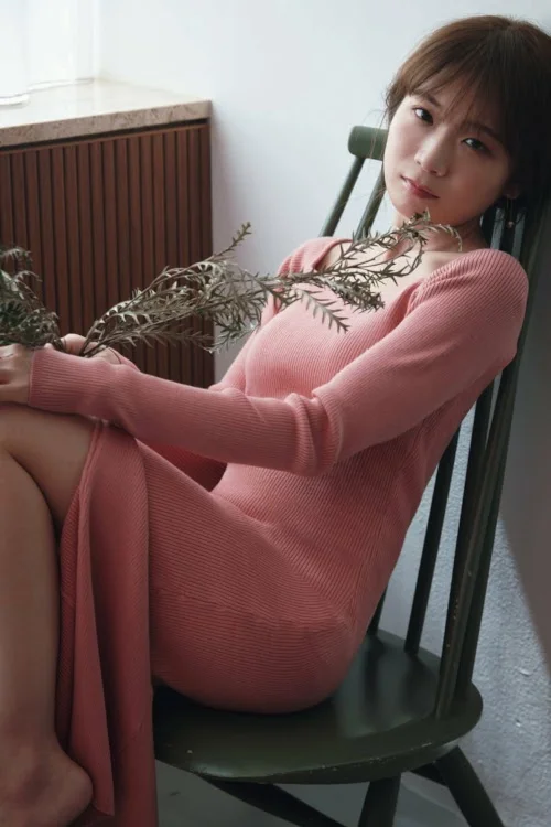 久保史緒里・金川紗耶, Young Gangan 2025 No.09 (ヤングガンガン 2025年9号)