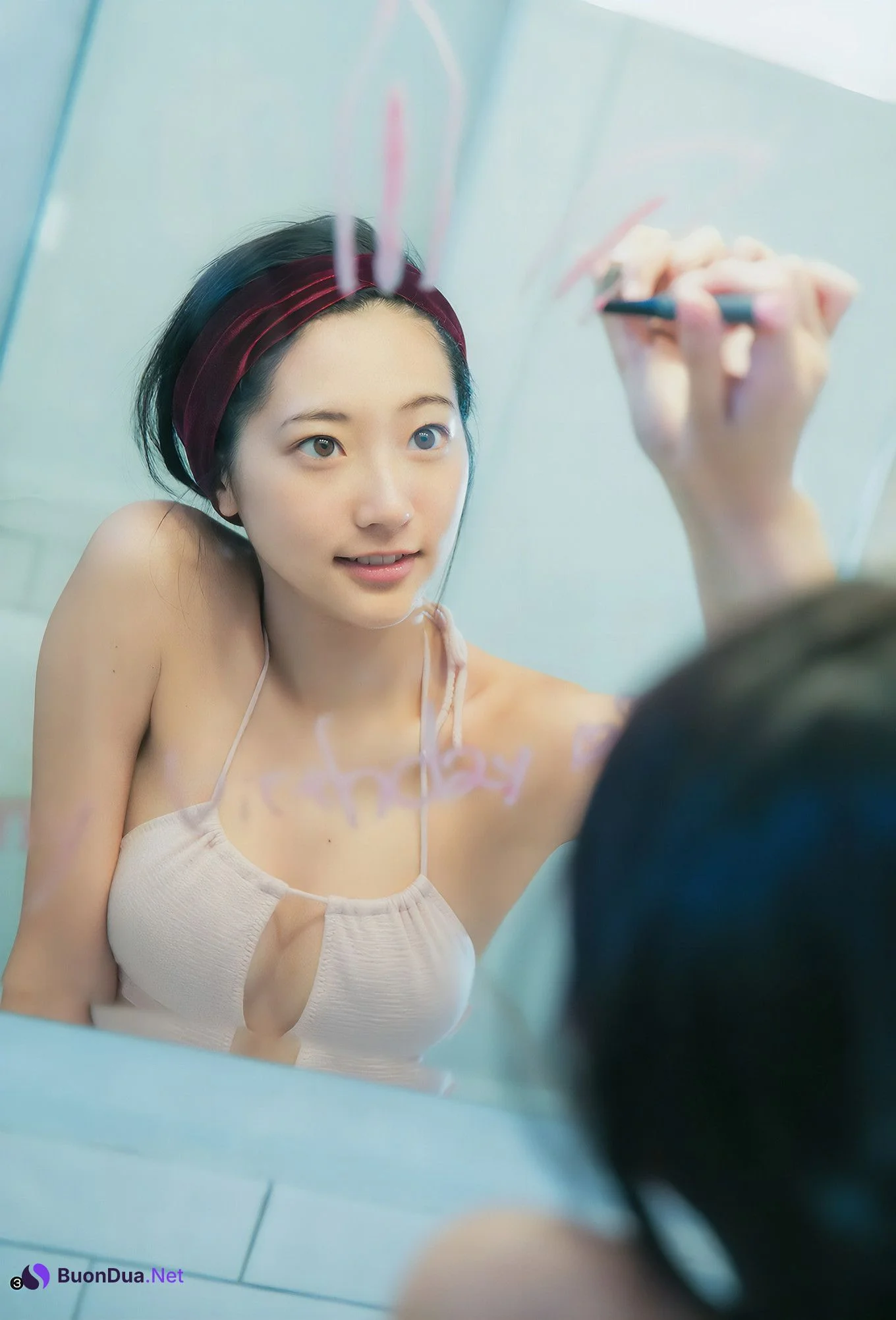 武田玲奈・梅澤美波, Young Jump 2017 No.34 (ヤングジャンプ 2017年34号) - Photo 6