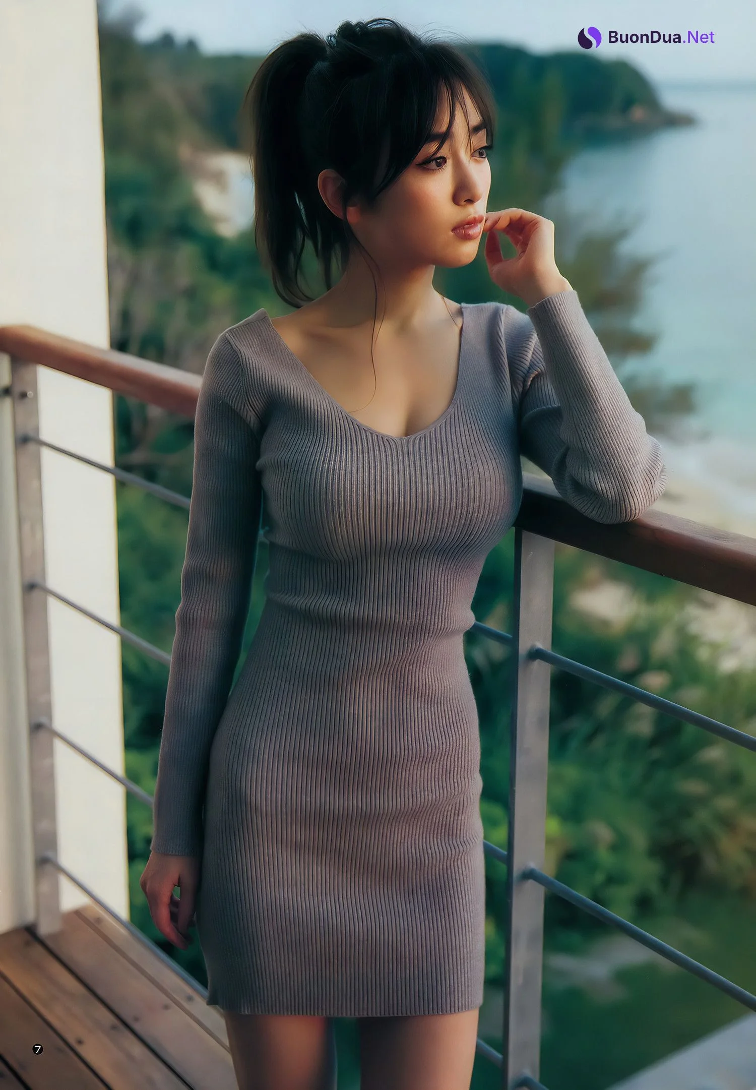 あいみ 泉里香 斉藤朱夏, Young Jump 2018 No.03-04 (ヤングジャンプ 2018年3-4号) - 사진 13