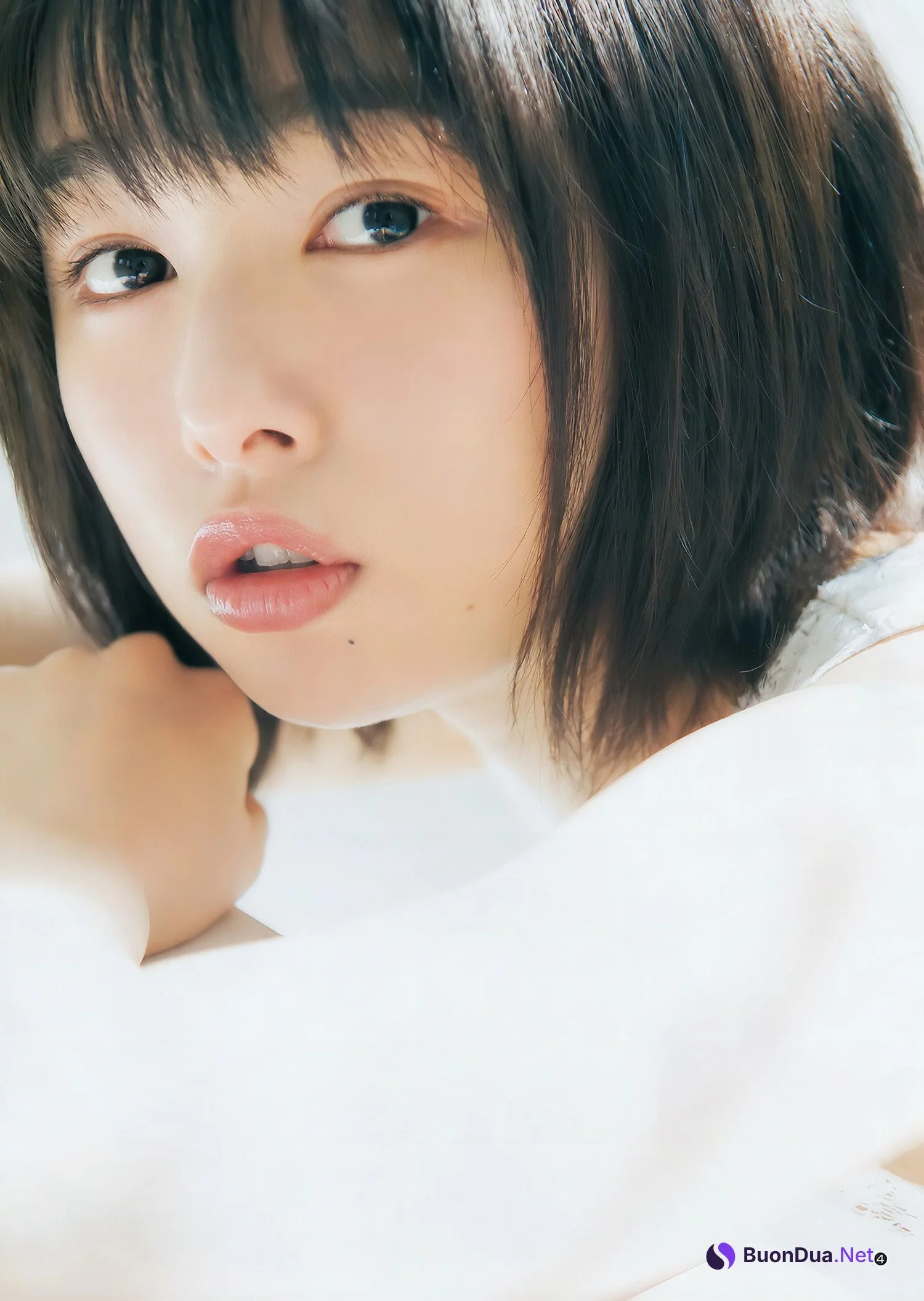 澤北るな 桜井日奈子, Young Jump 2018 No.20 (ヤングジャンプ 2018年20号) - Photo 13