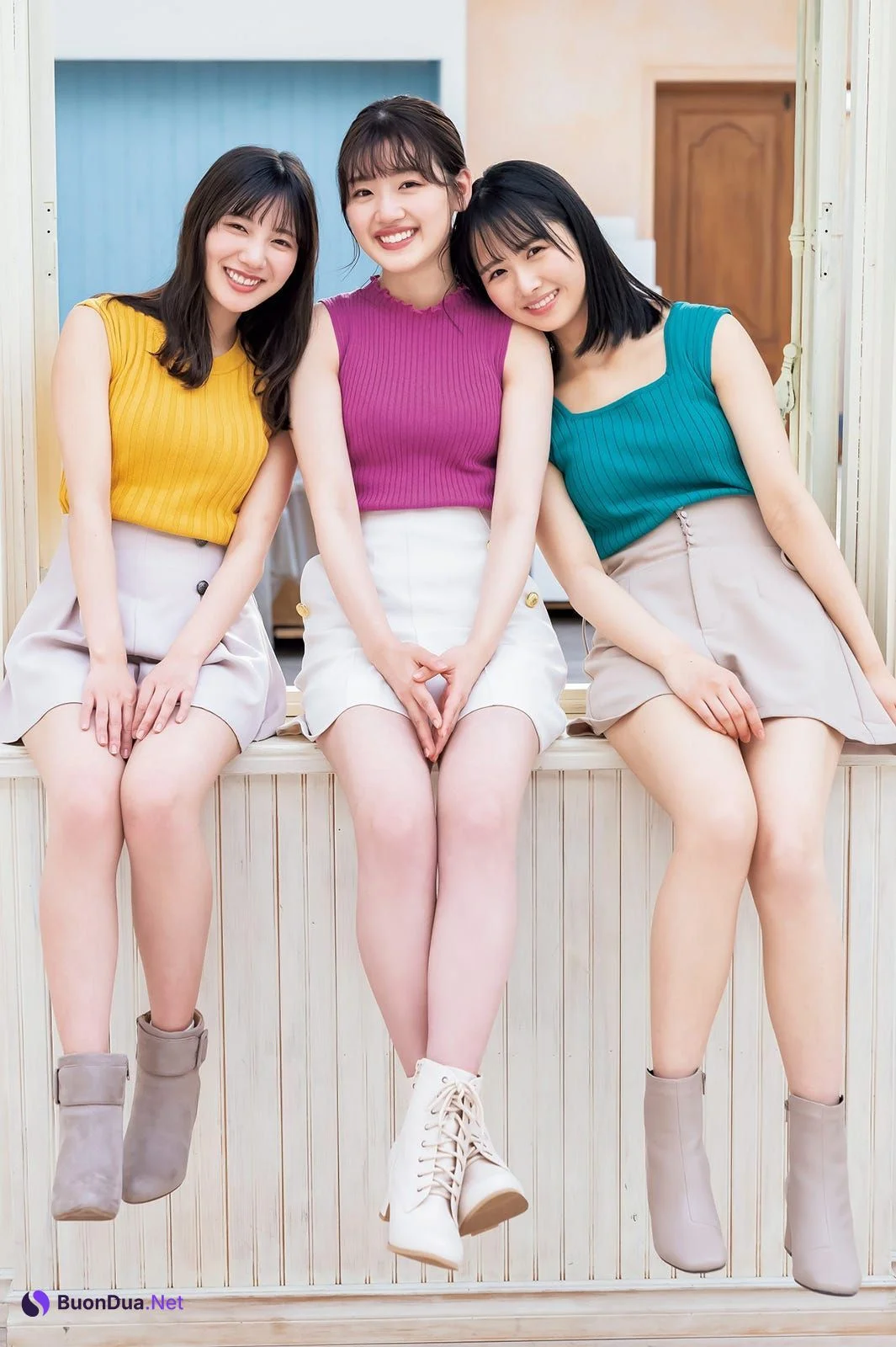 佐々木美玲 河田陽菜 上村ひなの, Young Jump 2022 No.16 (ヤングジャンプ 2022年16号) - Photo 11
