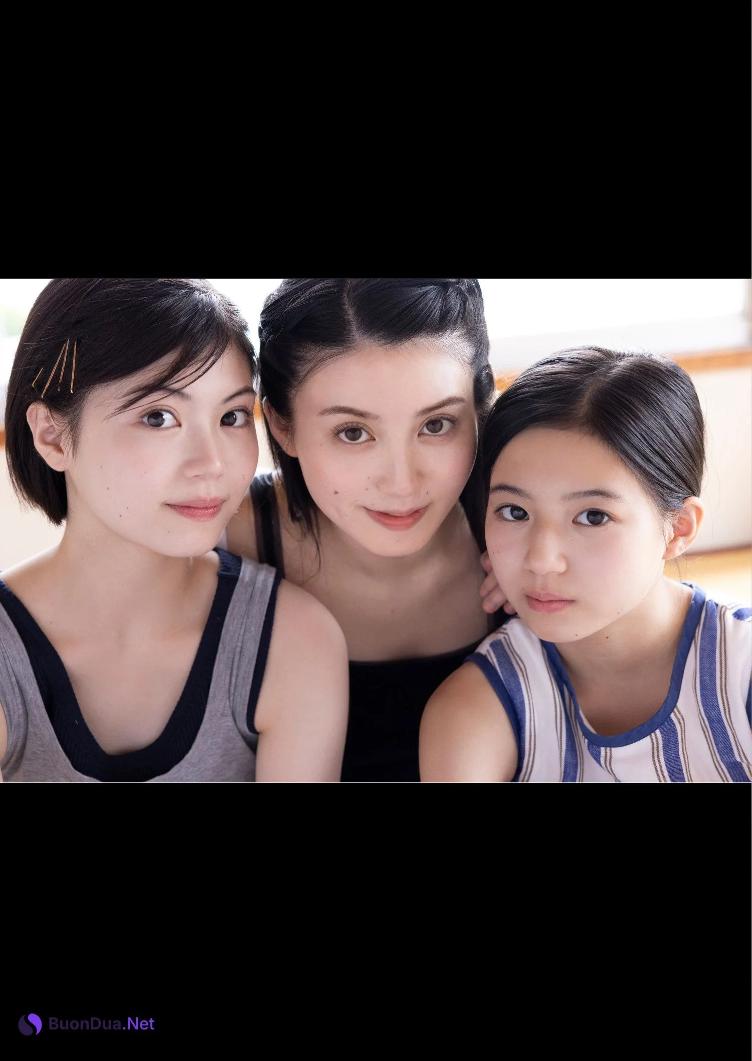 佐々木三姉妹, Young Jump 2025 No.12 (ヤングジャンプ 2025年12号) - Photo 10