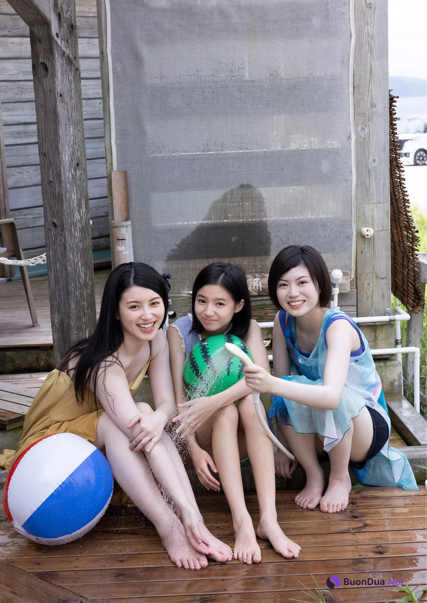 佐々木三姉妹, Young Jump 2025 No.12 (ヤングジャンプ 2025年12号) - Photo 9
