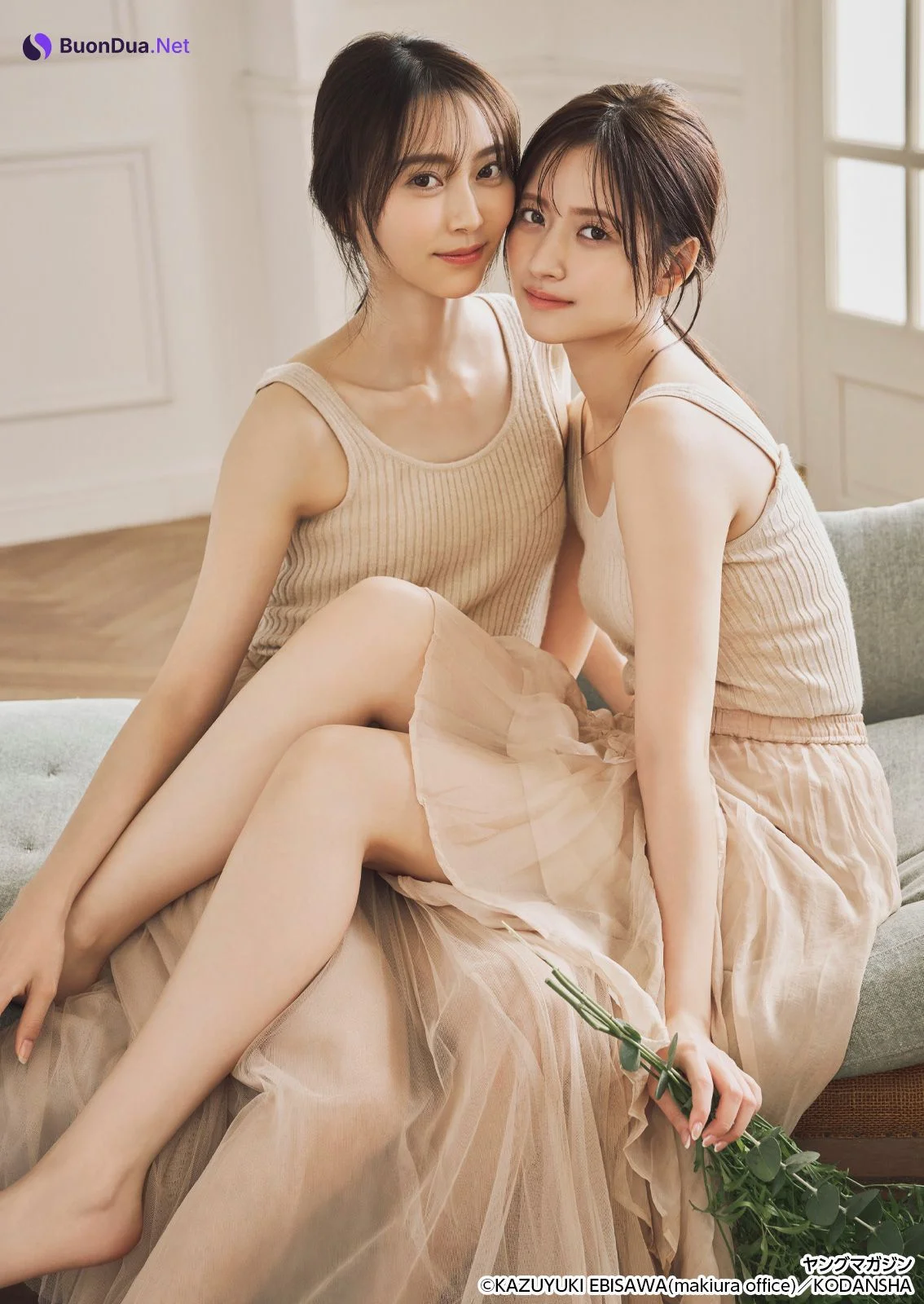 金川紗耶・弓木奈於, Young Magazine 2024 No.50 (週刊ヤングマガジン 2024年50号) - Photo 5