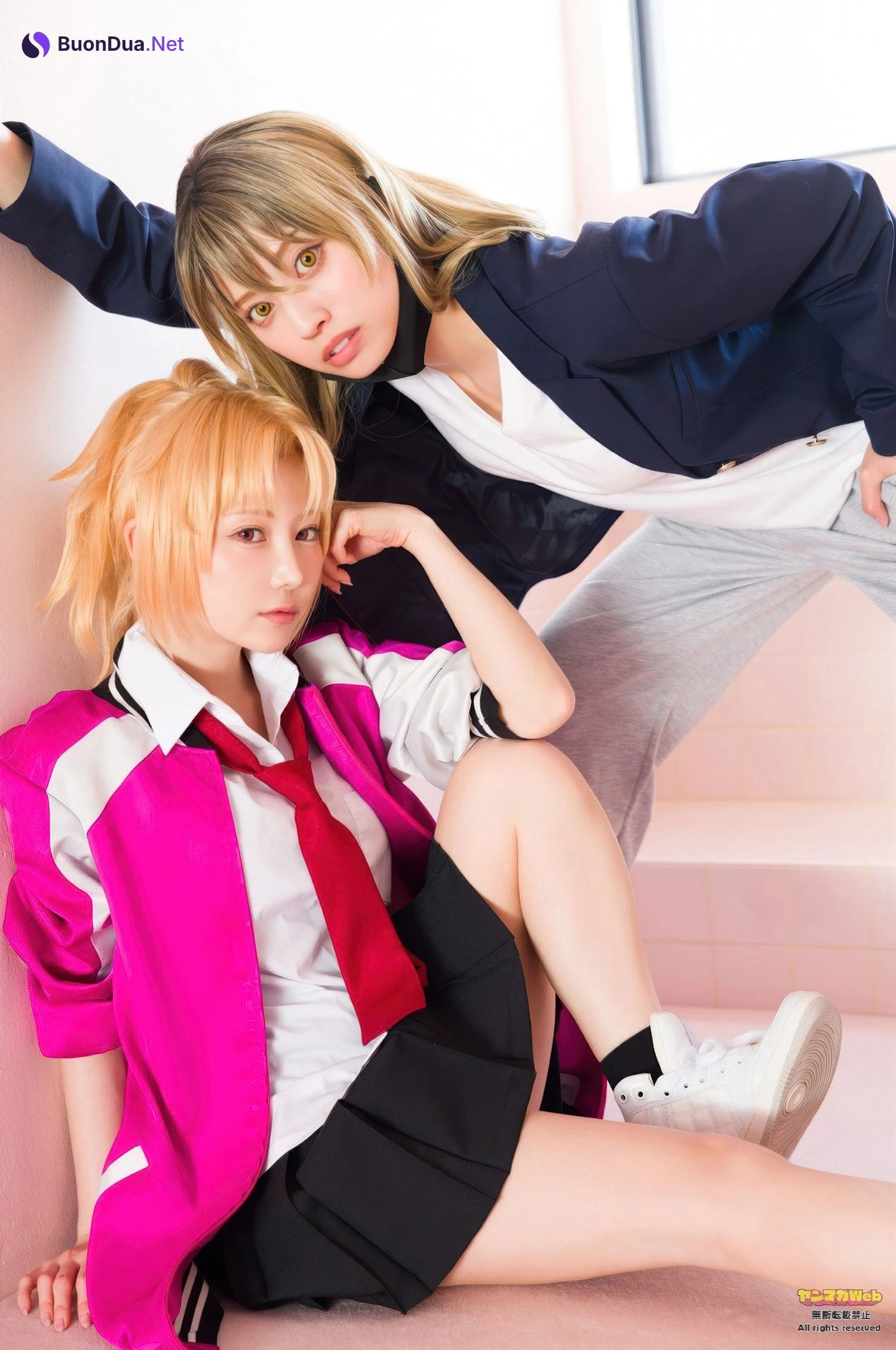 篠崎こころ・高見奈央, Young Magazine 2025 No.27 (ヤングマガジン 2025年27号) - Photo 5