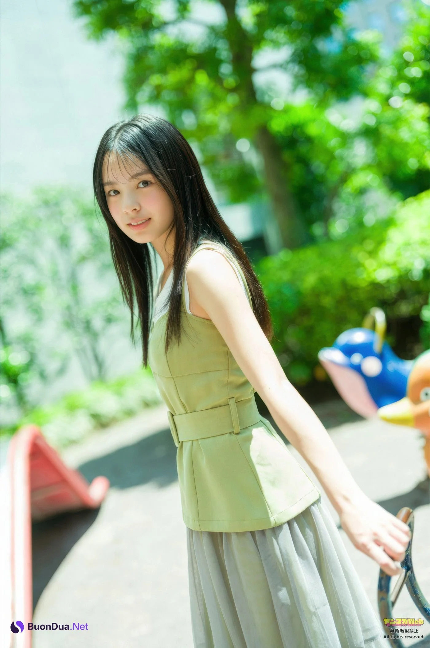 竹下優名・小國舞羽・藤本唯千夏, Young Magazine 2025 No.35 (ヤングマガジン 2025年35号) - Photo 11