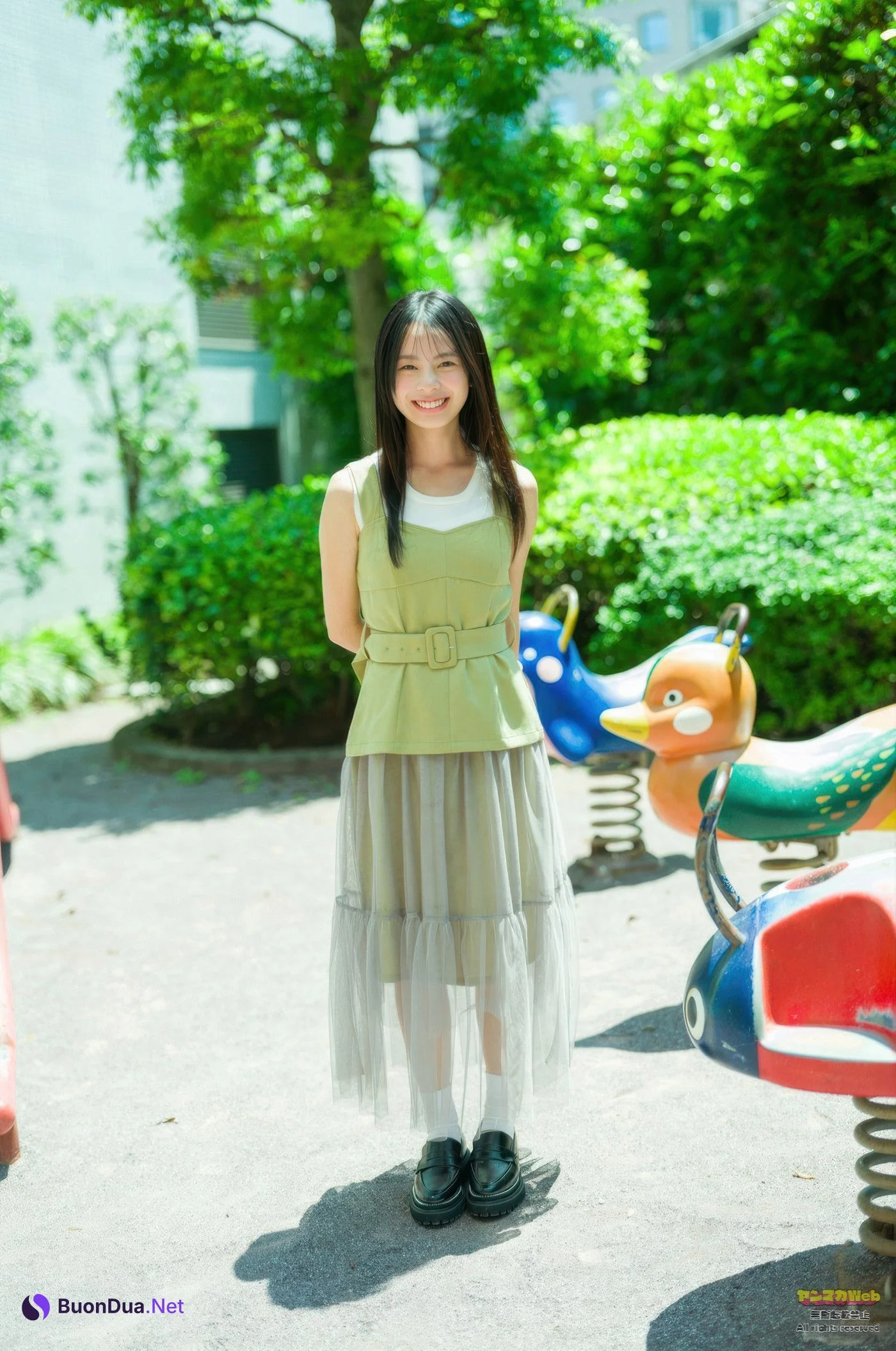 竹下優名・小國舞羽・藤本唯千夏, Young Magazine 2025 No.35 (ヤングマガジン 2025年35号) - Photo 12