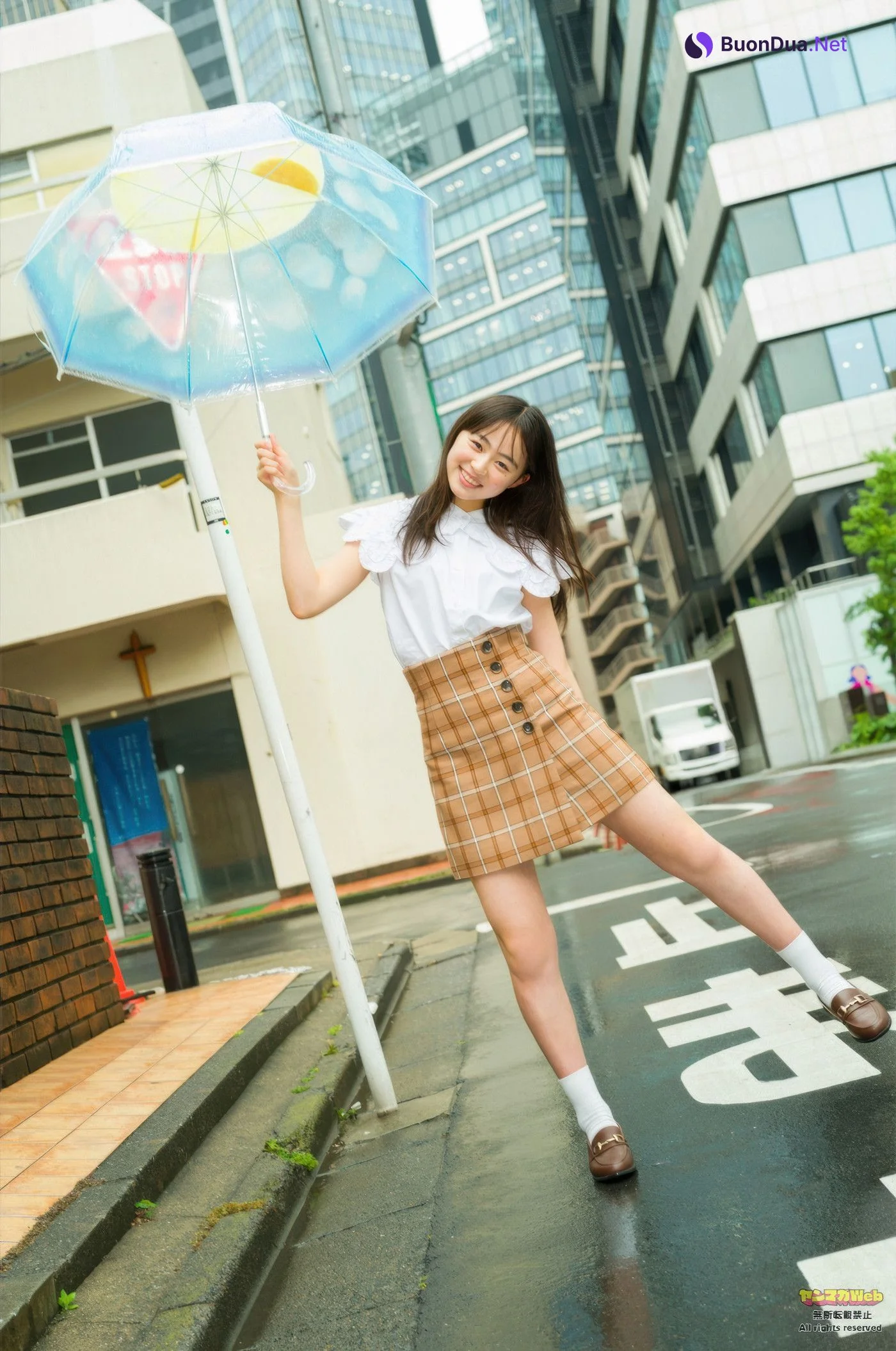 松尾そのま・泉有乃・北里琉, Young Magazine 2025 No.35 (ヤングマガジン 2025年35号) - Photo 14