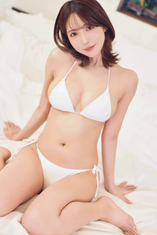 Yua Mikami 三上悠亜, Ayano Kato 加藤綾乃, Young Gangan 2025 No.21 (ヤングガンガン 2025年21号)