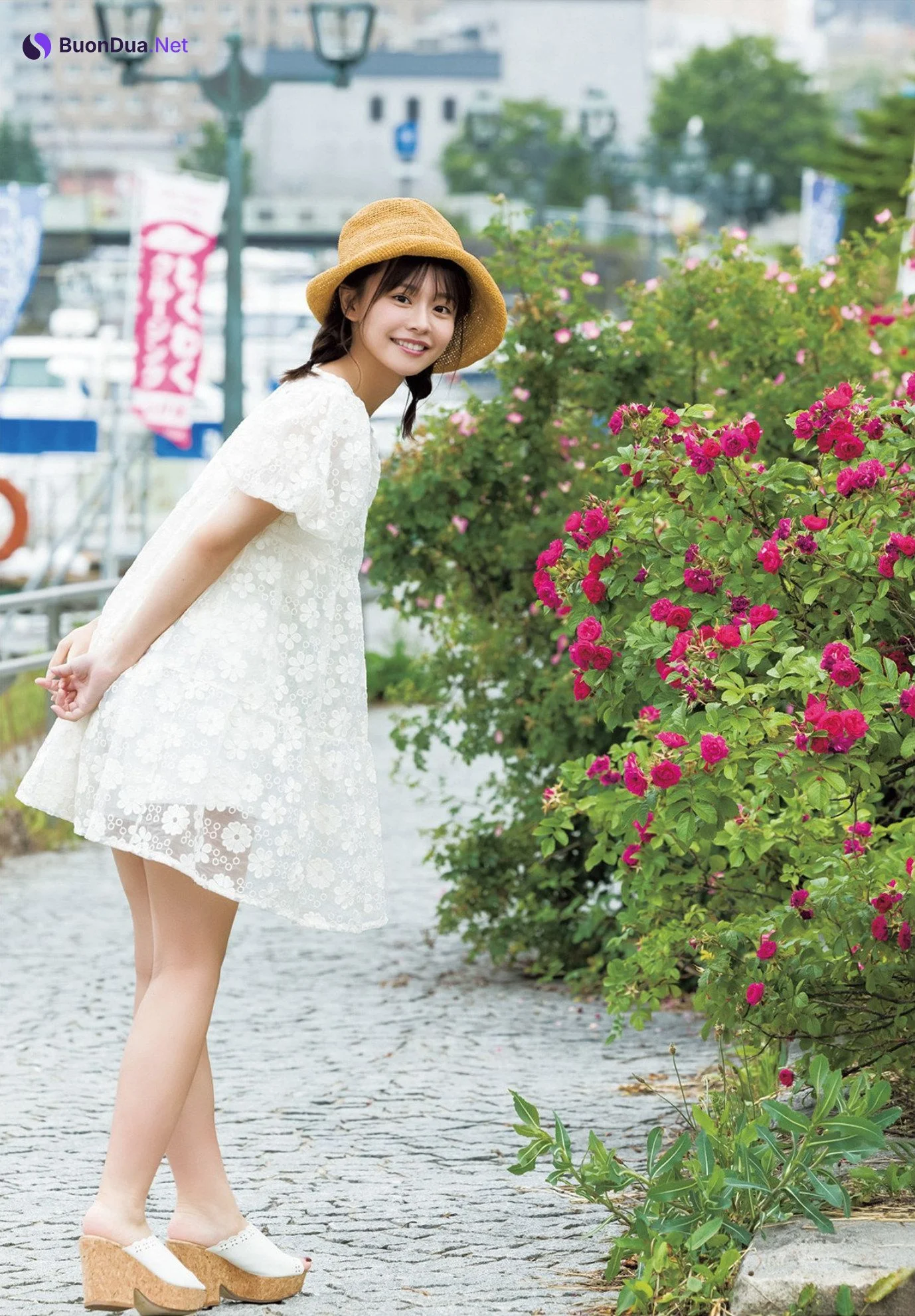 Yui Asakura 浅倉唯, Young Jump 2022 No.38 (ヤングジャンプ 2022年38号) - Photo 2
