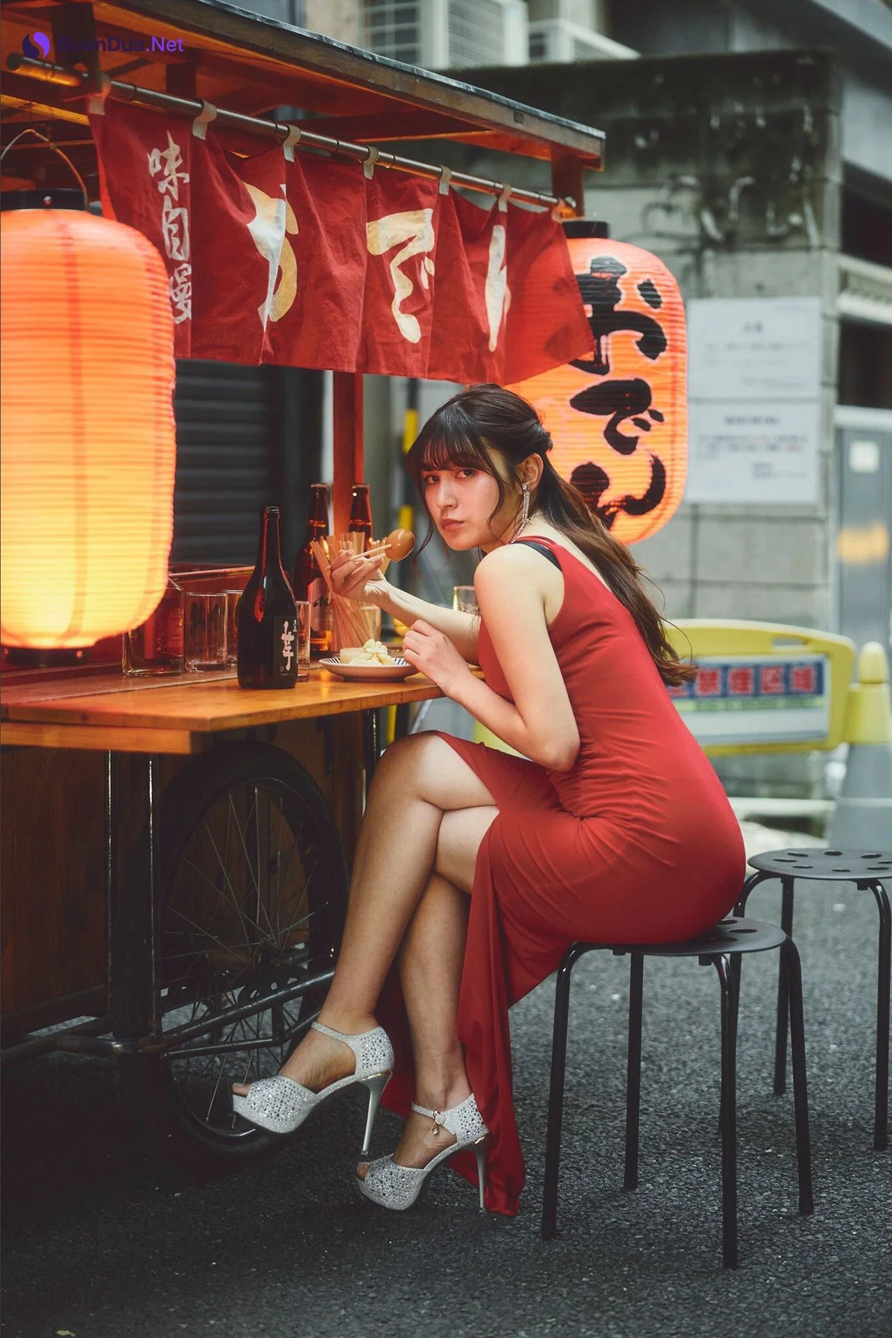 Yui Kojina 神志那結衣, SPA！デジタル写真集 「赤いドレスを脱いだら……」 Set.01 - รูปภาพ 2