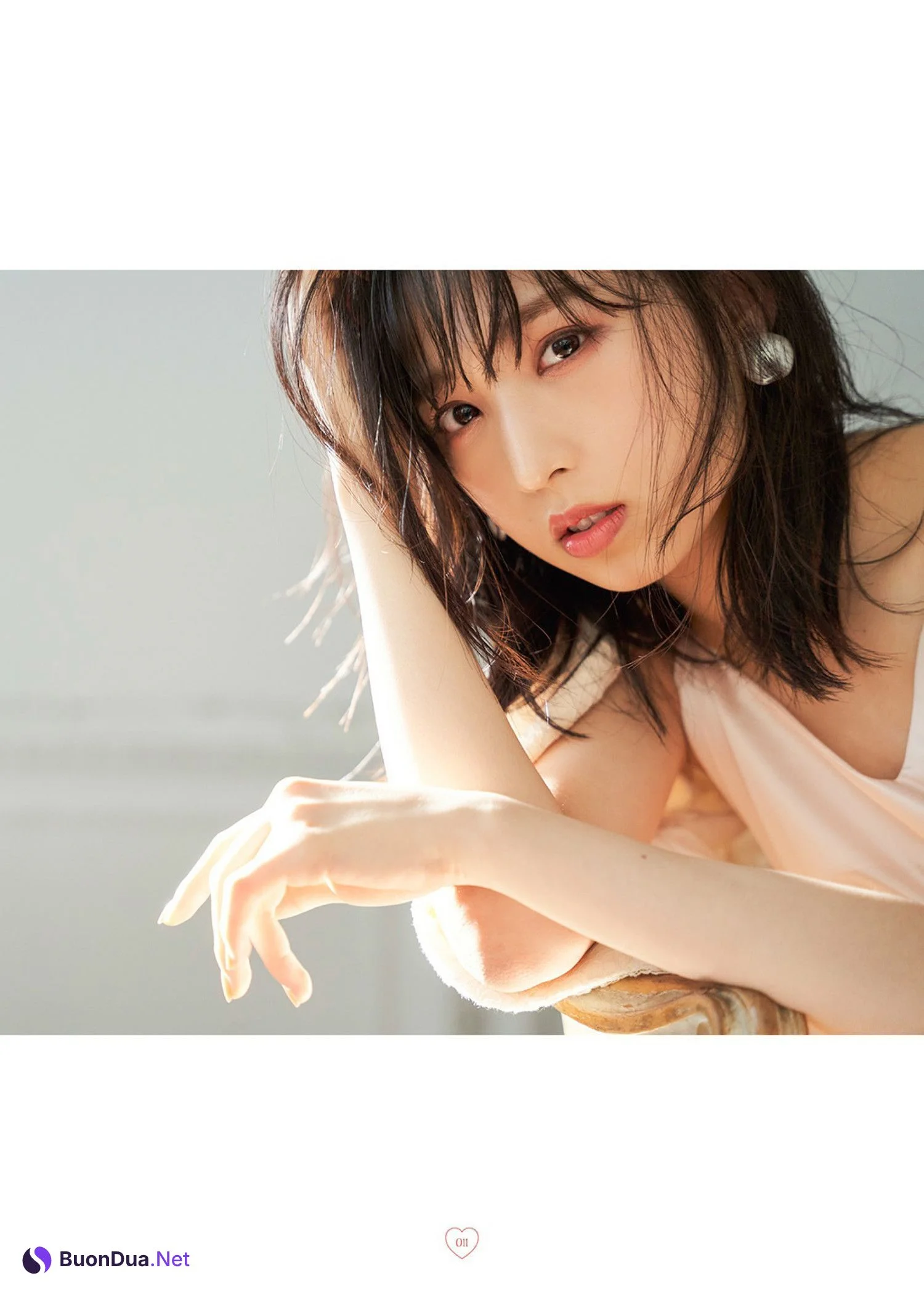 Yui Oguri 小栗有以, Ray レイ Magazine 2022.12 - Photo 2