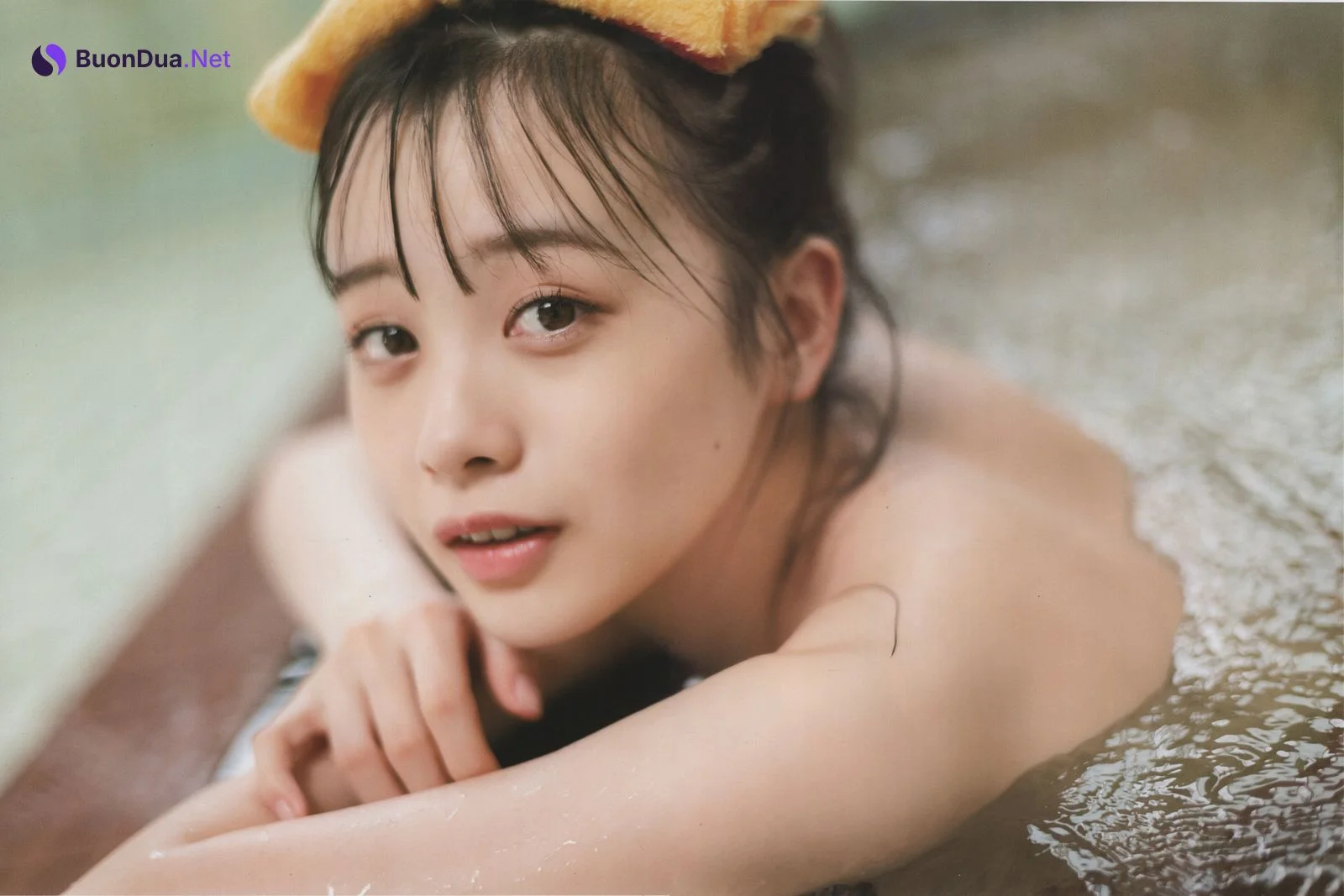 Yui Yokoyama 横山結衣, 1st写真集 [未熟な光] Set.01 - Photo 18