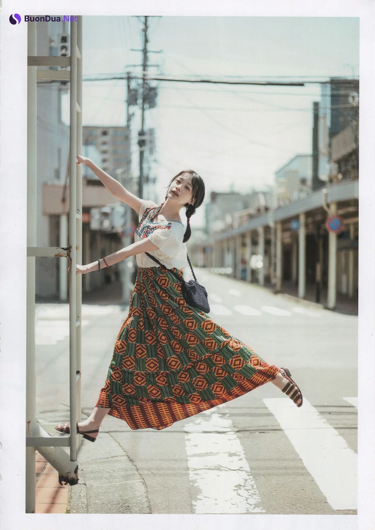 Yui Yokoyama 横山結衣, 1st写真集 [未熟な光] Set.01 - Photo 2