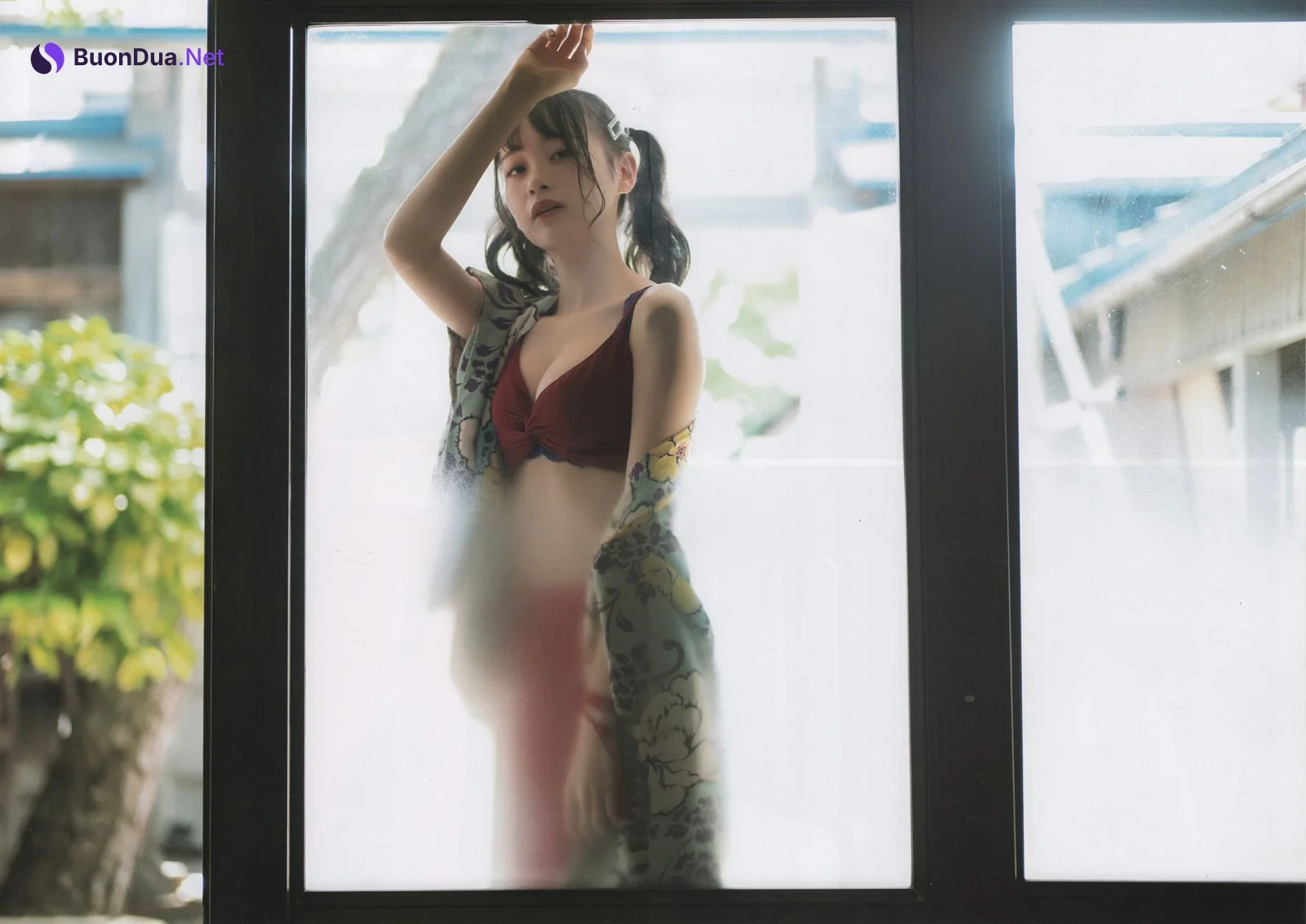 Yui Yokoyama 横山結衣, 1st写真集 [未熟な光] Set.02 - Photo 10