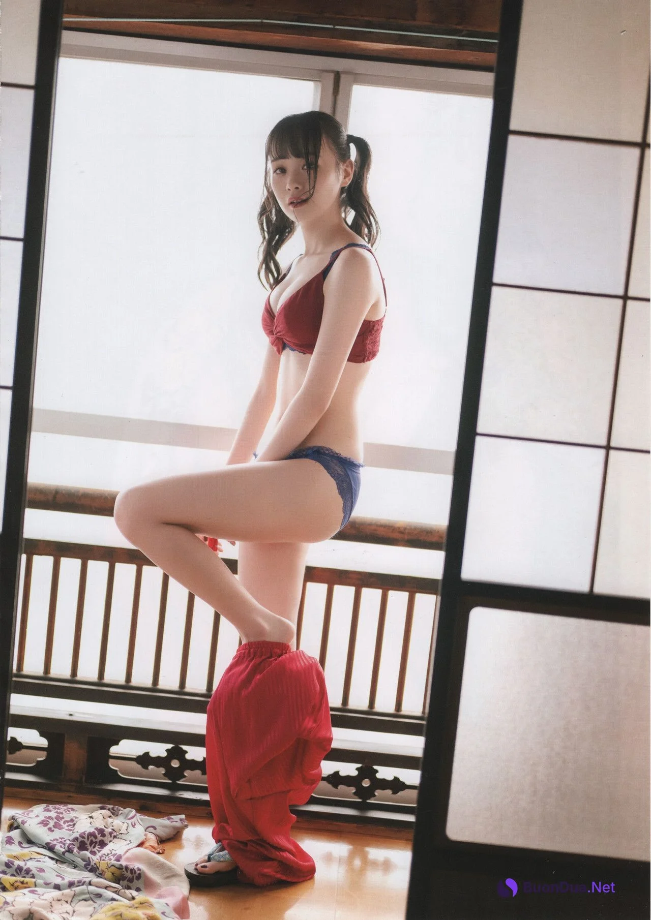 Yui Yokoyama 横山結衣, 1st写真集 [未熟な光] Set.02 - Photo 14