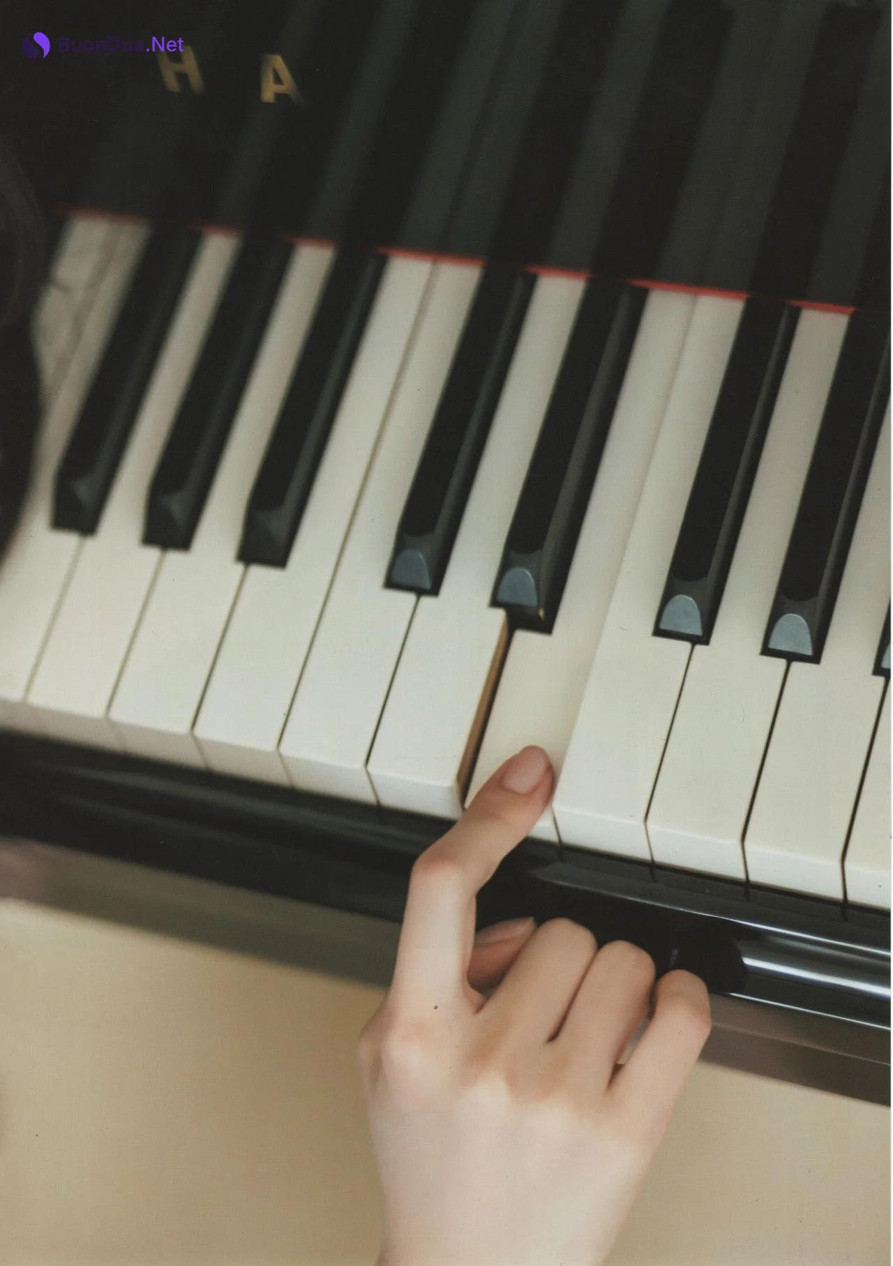 Yui Yokoyama 横山結衣, 1st写真集 [未熟な光] Set.03 - Photo 15