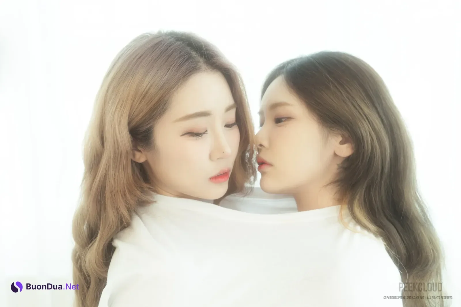 Yuka 유카, Jeong Bomi 정보미, [PEEKCLOUD] Christmas Twin Edition Set.01 - Photo 5