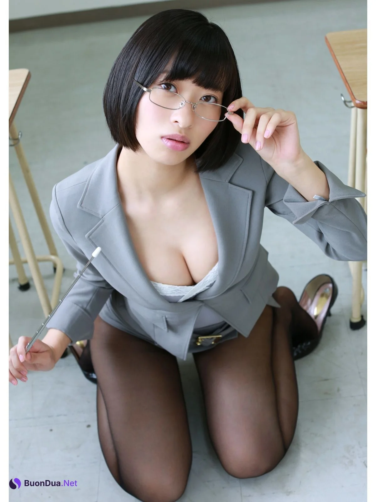 Yuka Kuramochi 倉持由香, 解禁グラビア写真集 ３年Ｂ組尻デカ先生 - Photo 15