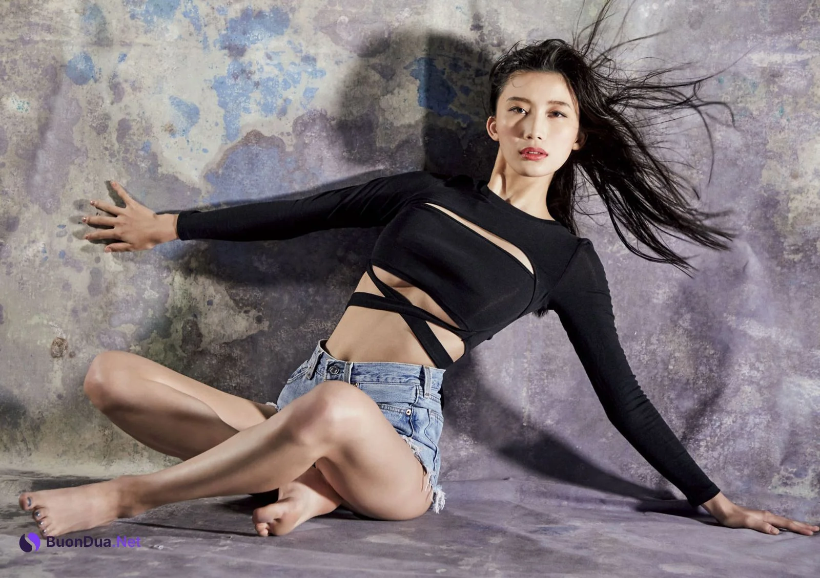Yuka Ogura 小倉ゆうか, Big Comic Spirits 2021 No.41-42 (ビッグコミックスピリッツ 2021年41-42号) - Photo 6