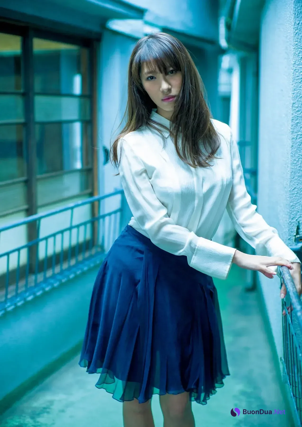 Yuka Someya 染谷有香 – ヌード写真集 「赤いアルバム 2015-2025」 - 写真 18