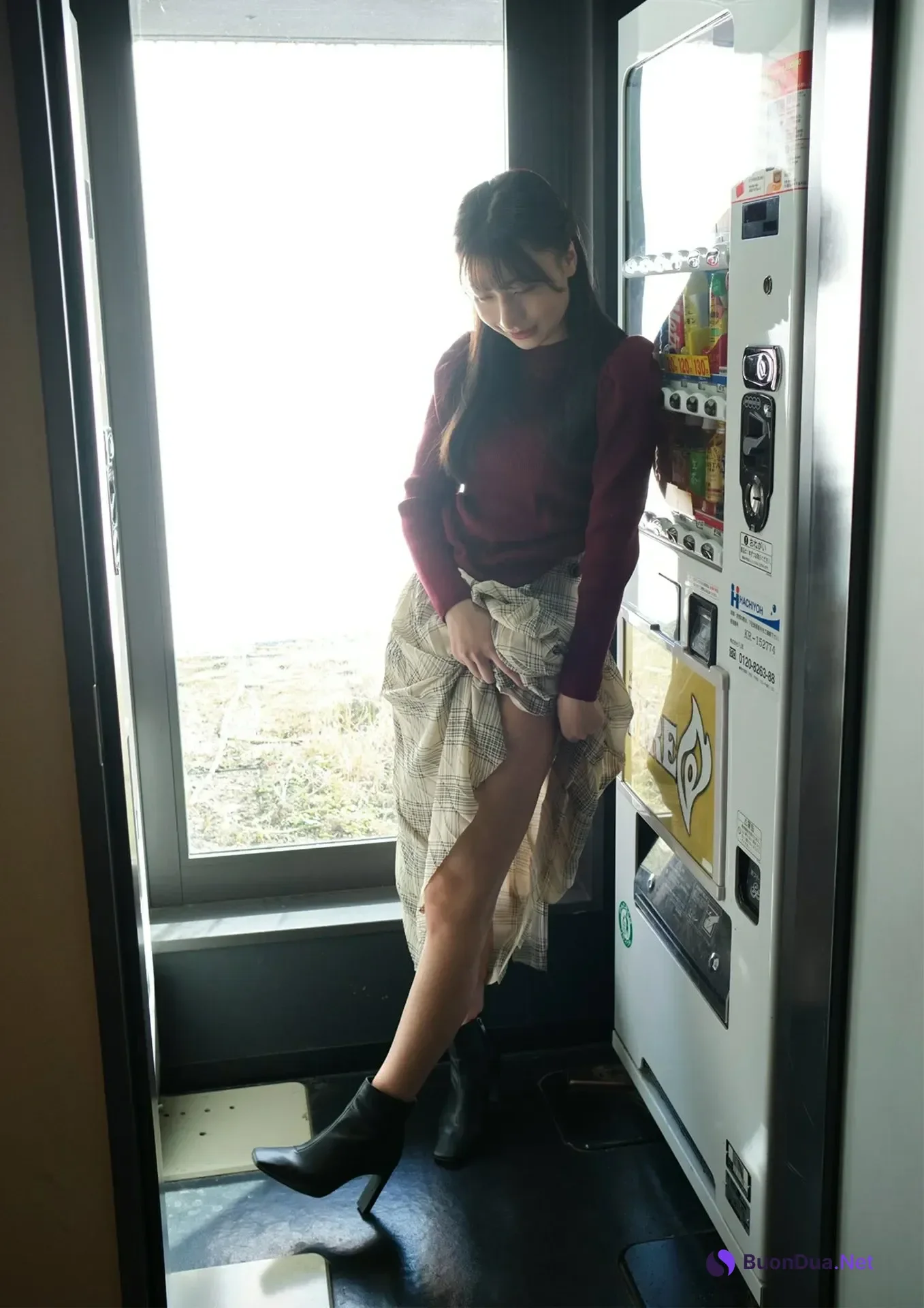 Yuka Suzuki 鈴木優香, BUBKAデジタル写真集 「W-DAY on the floor」 Set.02 - Photo 6