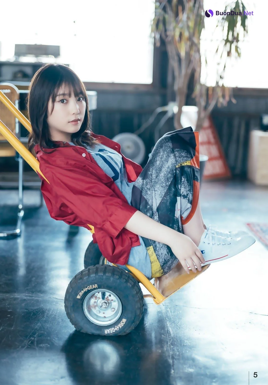 Yuki Yoda 与田祐希, Shonen Magazine 2021 No.33 (週刊少年マガジン 2021年33号) - Photo 8