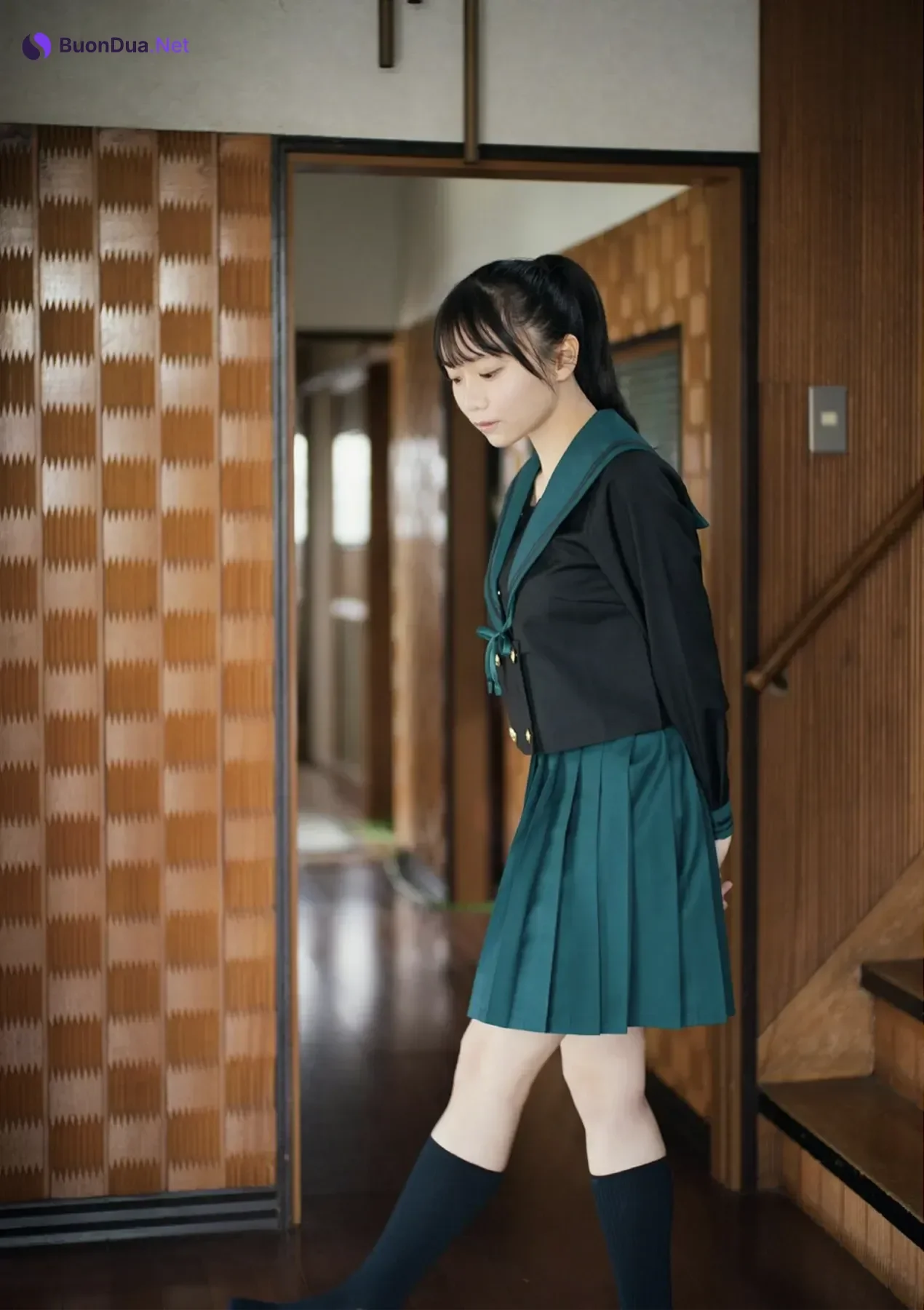 Yuko Tsubakino 椿野ゆうこ – BUBKAデジタル写真集 「部屋とセーラー服と私」 - รูปภาพ 2
