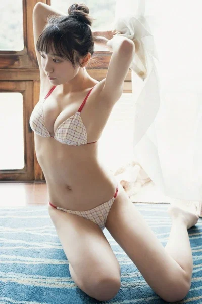 Yuko Tsubakino 椿野ゆうこ – BUBKAデジタル写真集 「部屋とセーラー服と私」