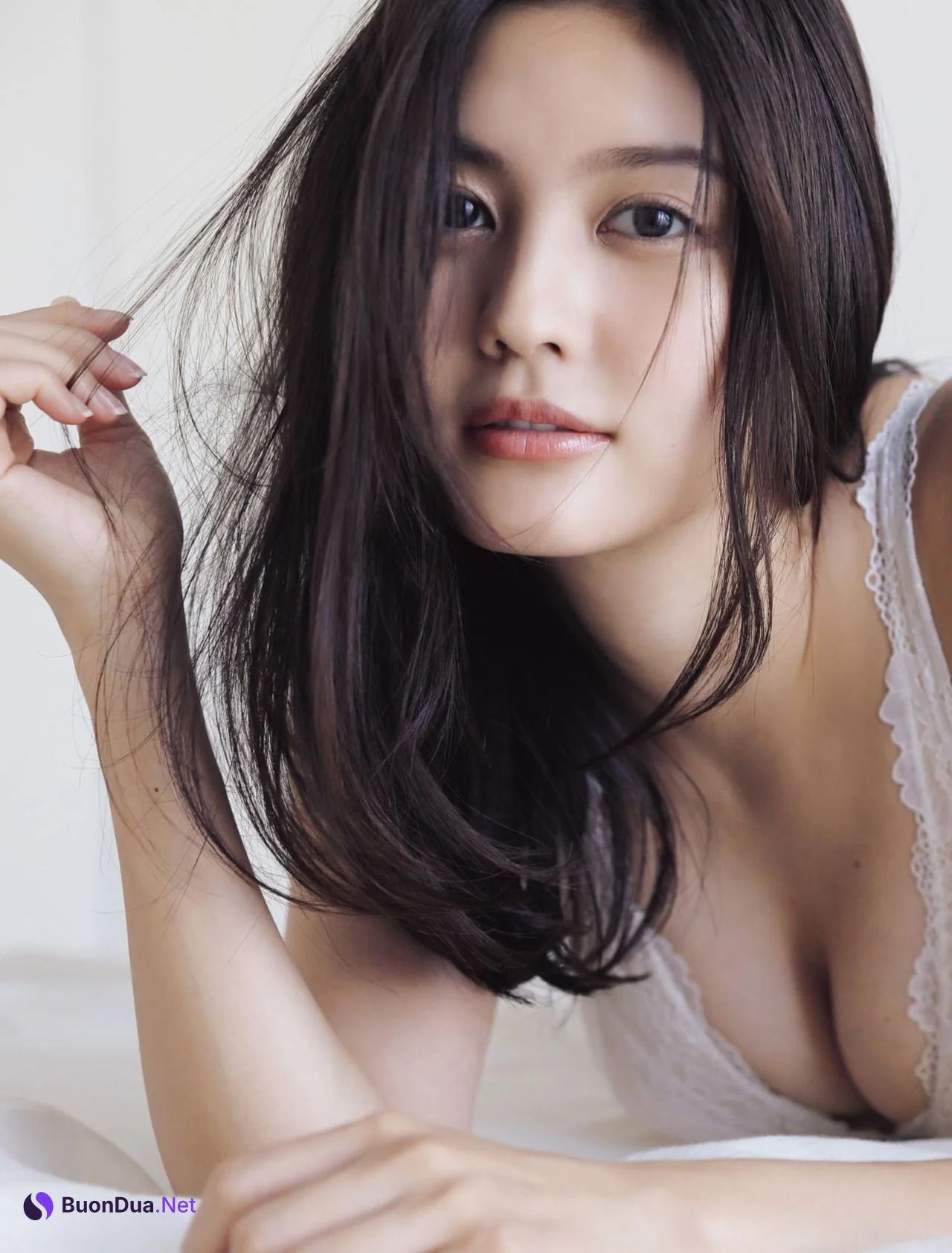 Yume Hayashi 林ゆめ, FRIDAY 2021.12.10 (フライデー 2021年12月10日号) - Photo 3