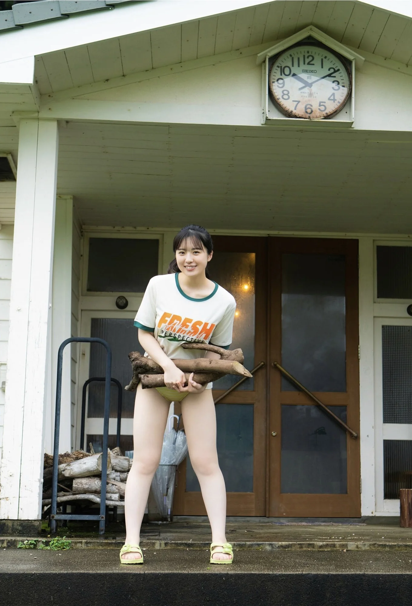 Yumena Nishino 西野夢菜, 写真集 「田舎へ帰ろう Going back to the country」 Set.01