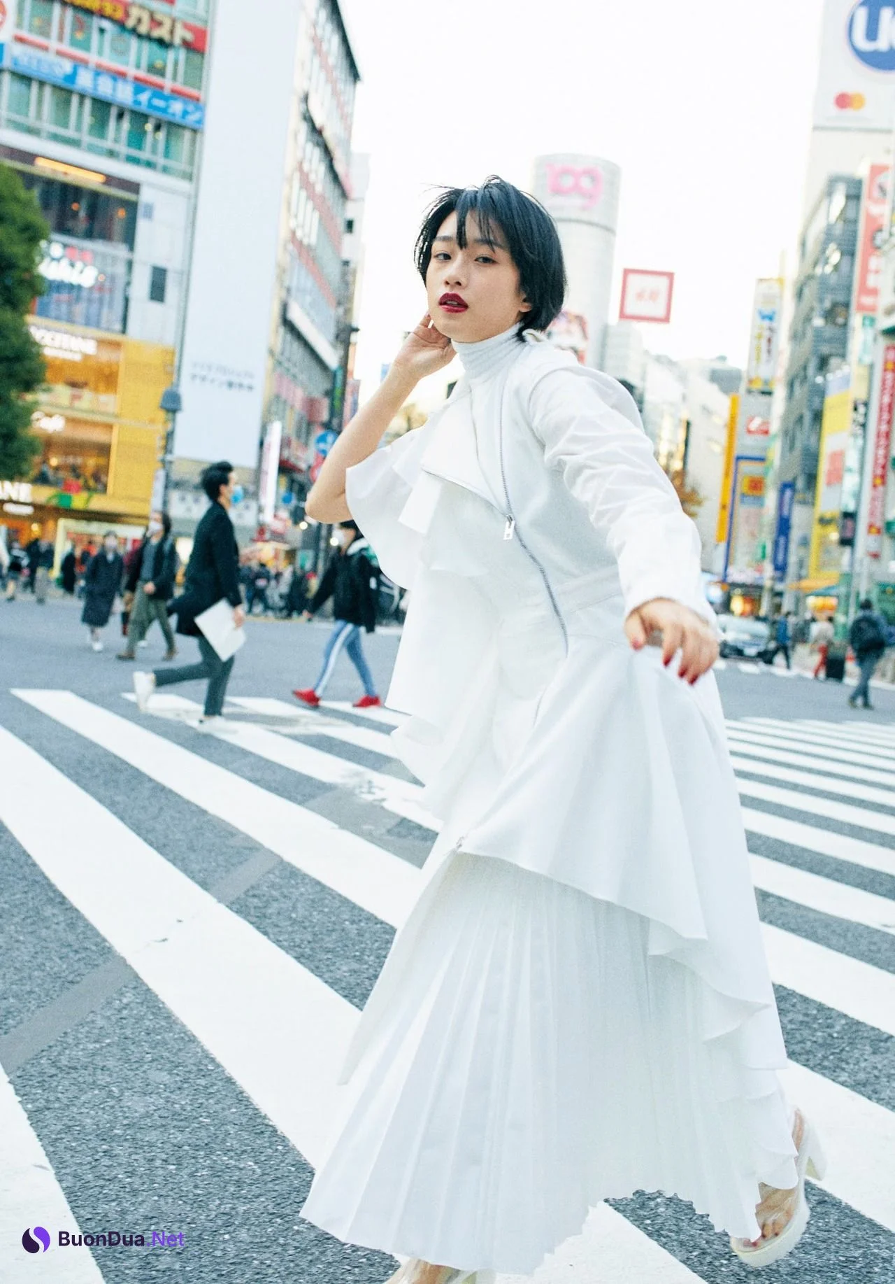 Yumi Kawai 河合優実, Weekly SPA! 2021.01.12-19 (週刊SPA! 2021年1月12-19日号) - Photo 3
