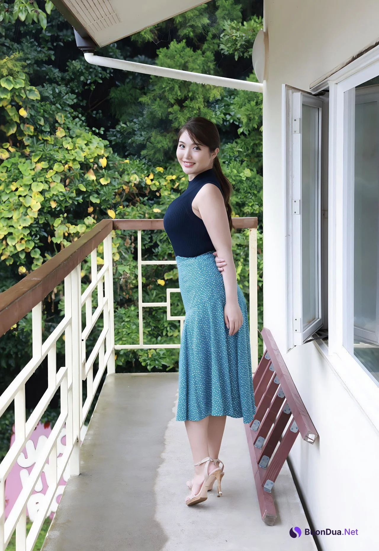 Yumi Mizusaki 水咲優美, FRIDAYデジタル写真集 [Ｈ乳ダイナマイト ｖｏｌ．２] Set.03 - Photo 3