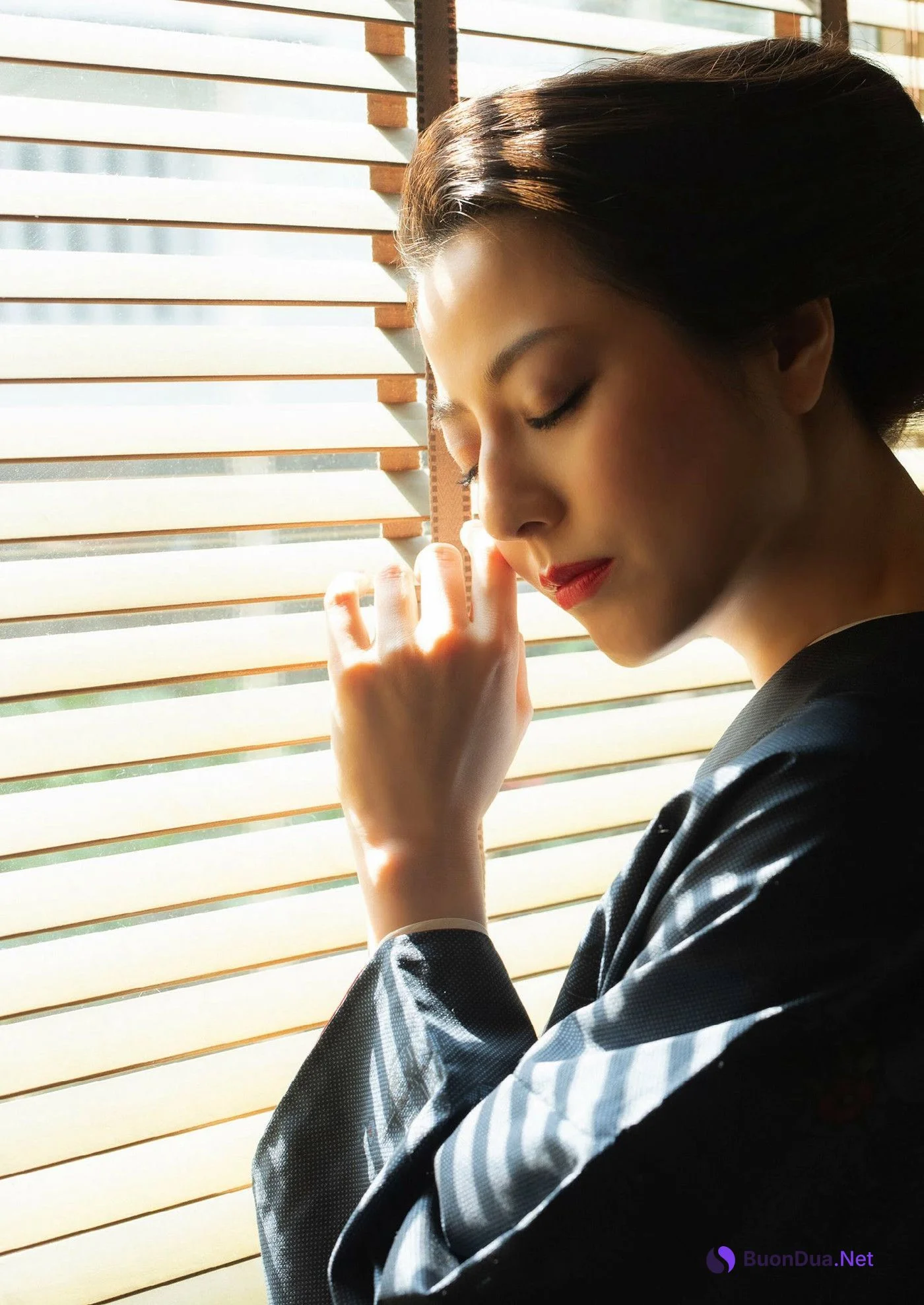 Yumi Sugimoto 杉本有美, Shukan Post 2024.08.23 (週刊ポスト 2024年8月23日号) - Photo 2