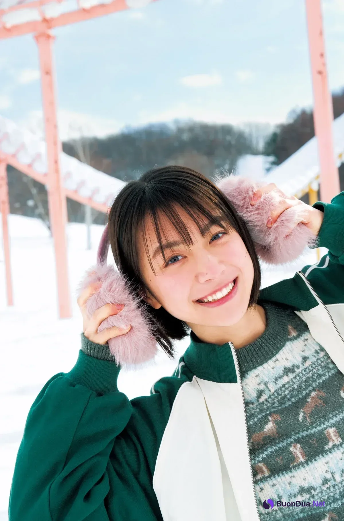 Yumia Fujisaki 藤﨑ゆみあ, Young Jump 2025 No.13 (ヤングジャンプ 2025年13号) - Photo 10