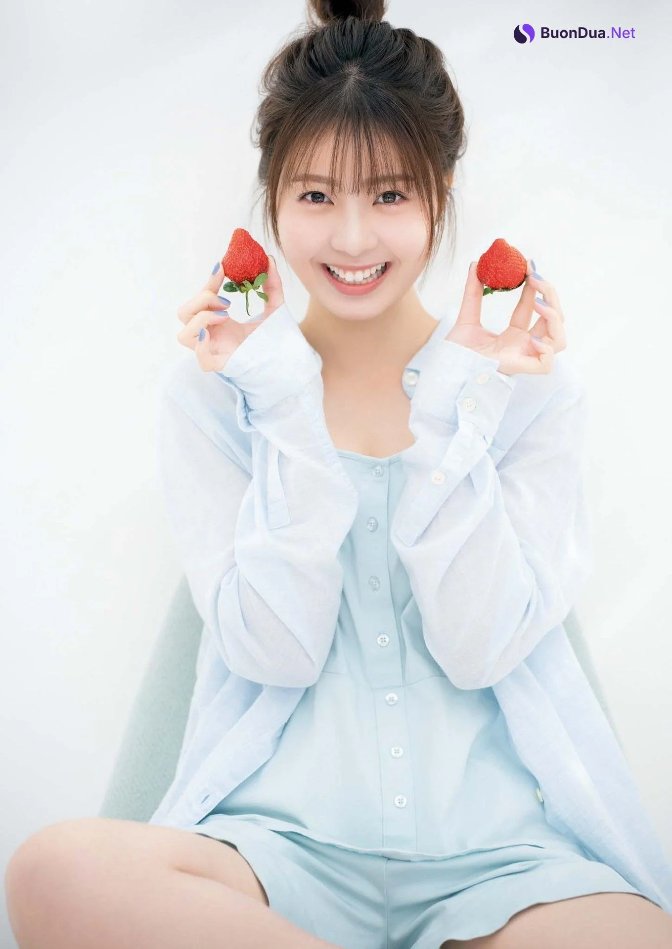 Yuna Hoshino 星乃夢奈, Big Comic Spirits 2023 No.17 (ビッグコミックスピリッツ 2023年17号) - Photo 11