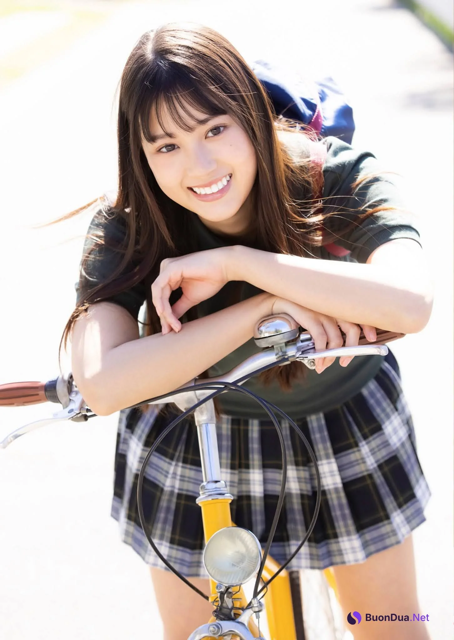 Yuna Kono 光野有菜, Young Jump 2021 No.23 (ヤングジャンプ 2021年23号) - Photo 4