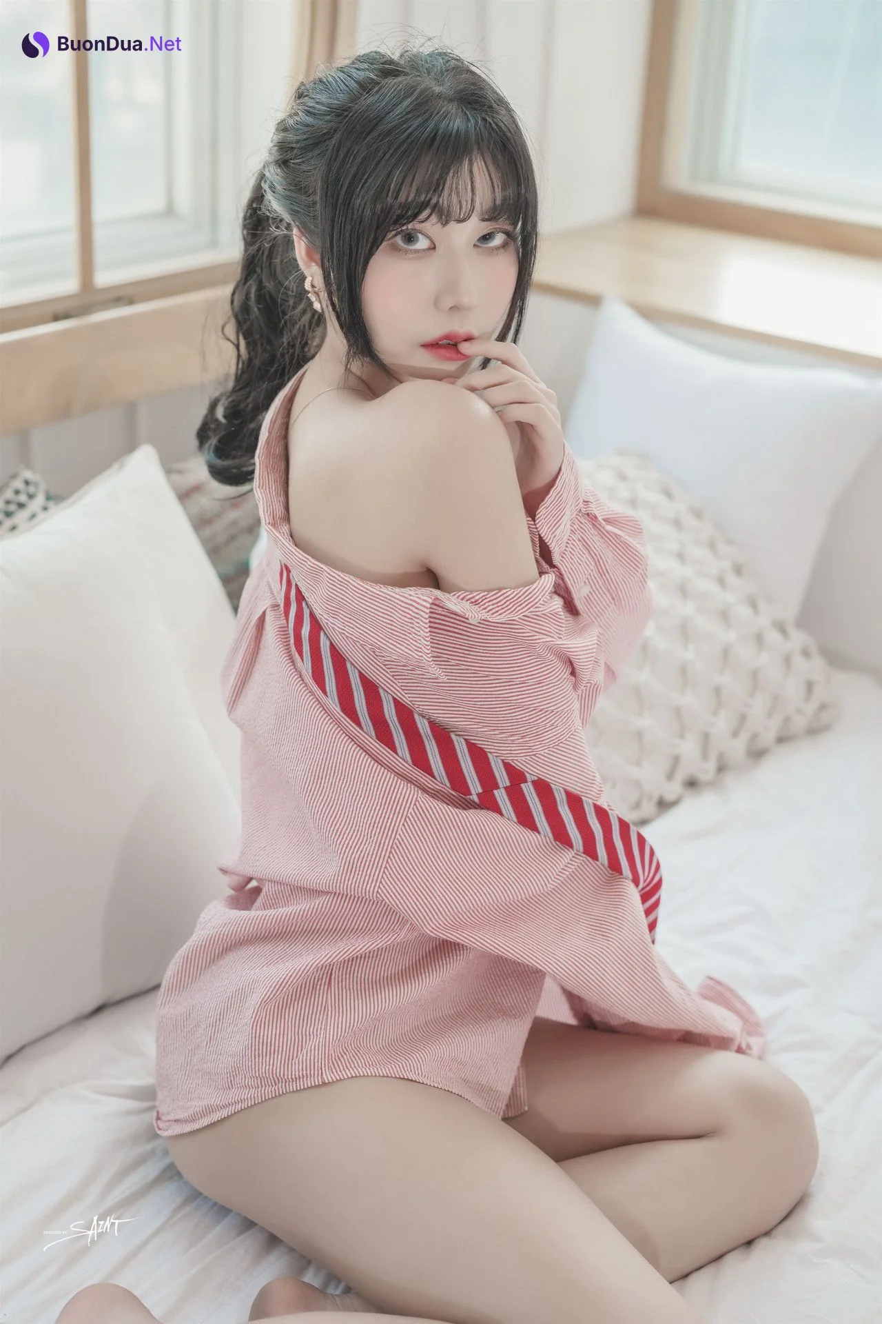 Yuna 유나, [SAINT Photolife] Love On Top - Photo 15