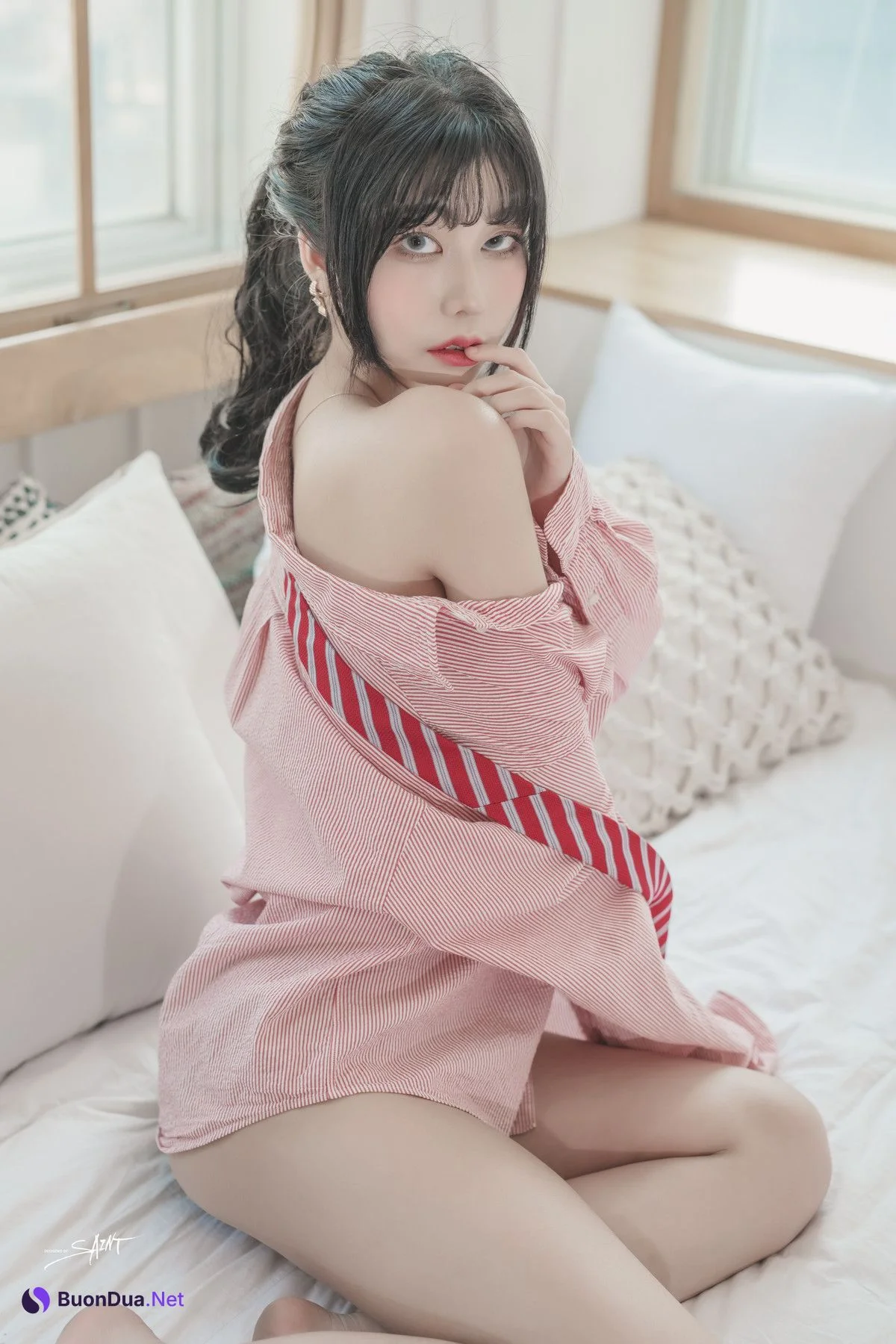 Yuna 유나, [SAINT Photolife] Love On Top Set.01 - Photo 14