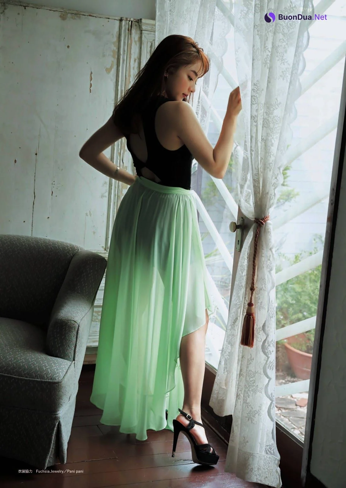 Yuna Taira 平祐奈, Shukan Bunshun 2021.02.18 (週刊文春 2021年2月18日号) - Photo 2