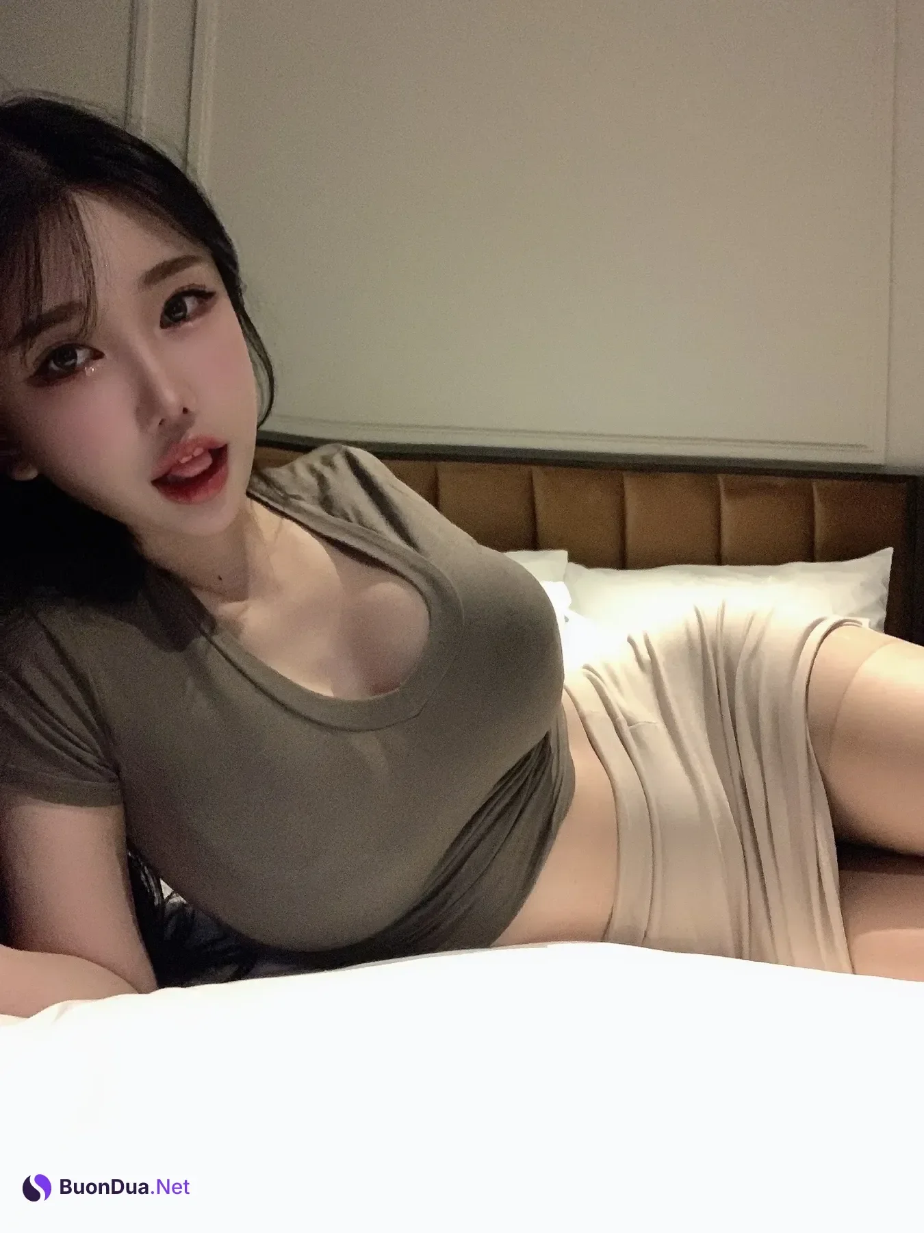 Yunjin 챌이, Moon Night Snap Photobook 「Your Yunjin」 - Photo 16