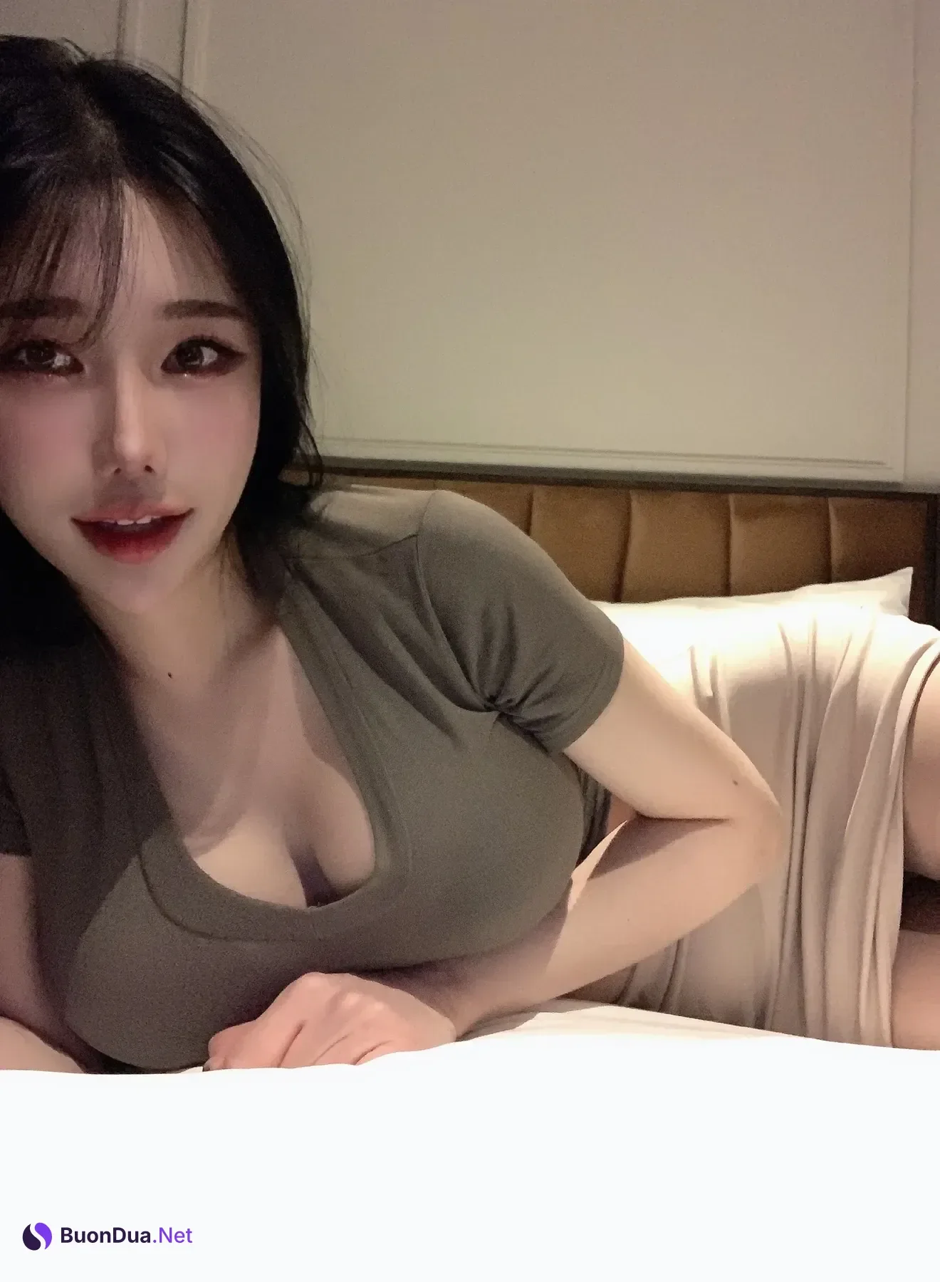 Yunjin 챌이, Moon Night Snap Photobook 「Your Yunjin」 - Photo 17