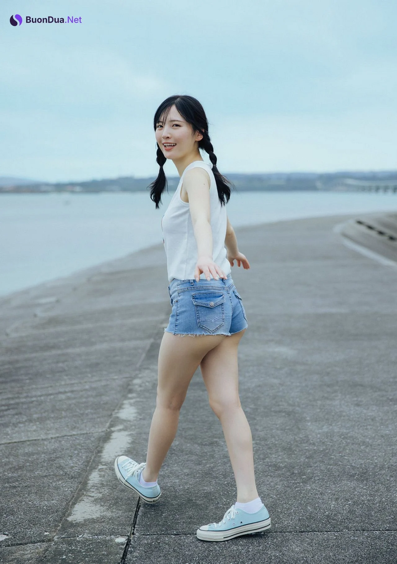 Yura Yura 由良ゆら, ファースト写真集 『ゆらドキッ!』 Set.01 - Photo 9